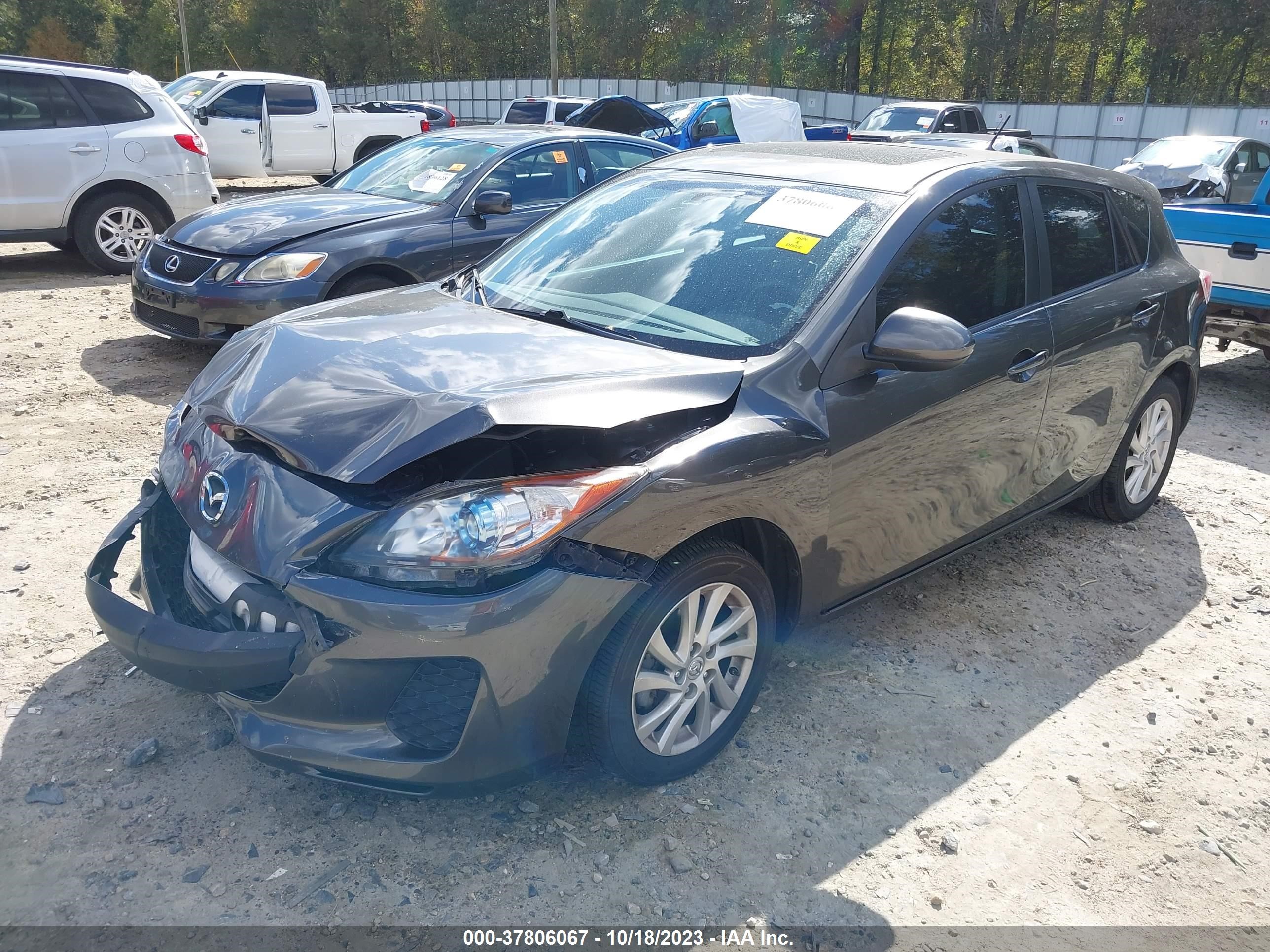 Photo 1 VIN: JM1BL1L77C1554553 - MAZDA 3 