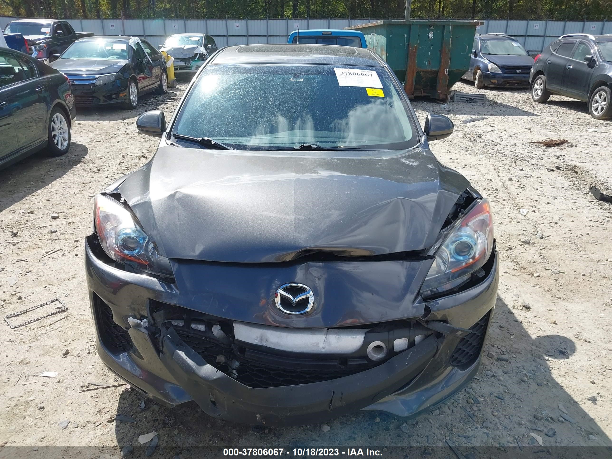 Photo 11 VIN: JM1BL1L77C1554553 - MAZDA 3 