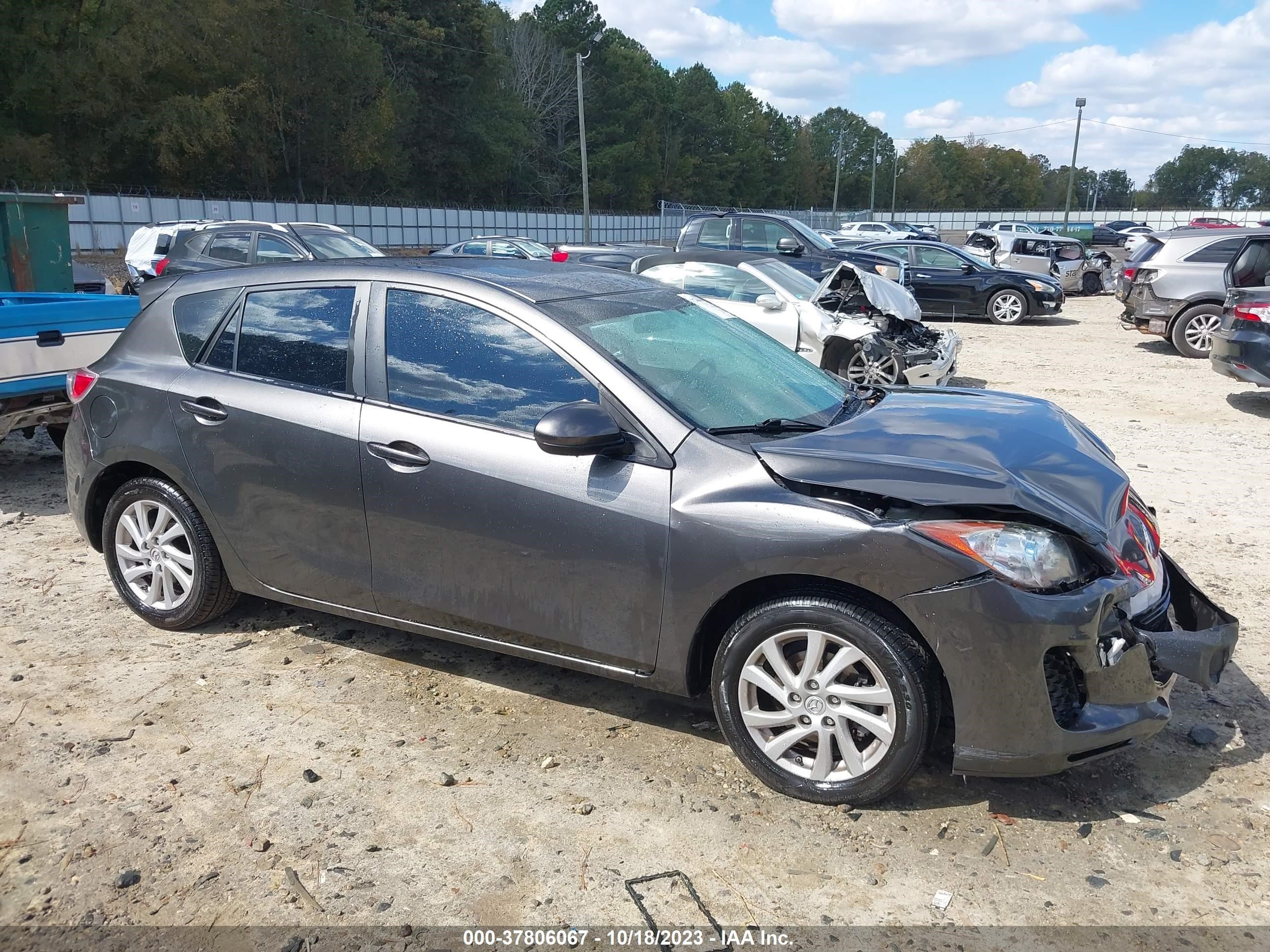 Photo 12 VIN: JM1BL1L77C1554553 - MAZDA 3 