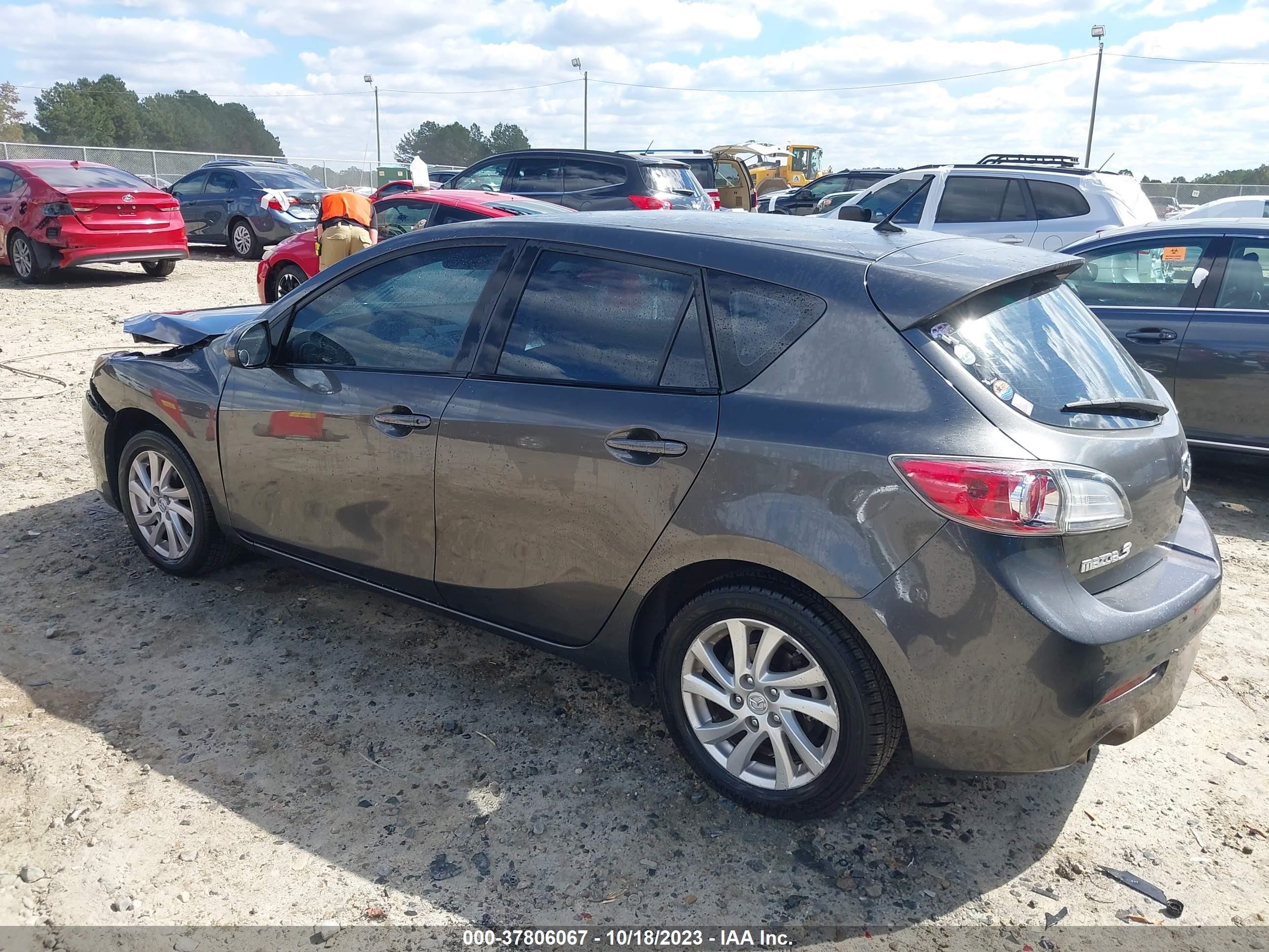 Photo 13 VIN: JM1BL1L77C1554553 - MAZDA 3 