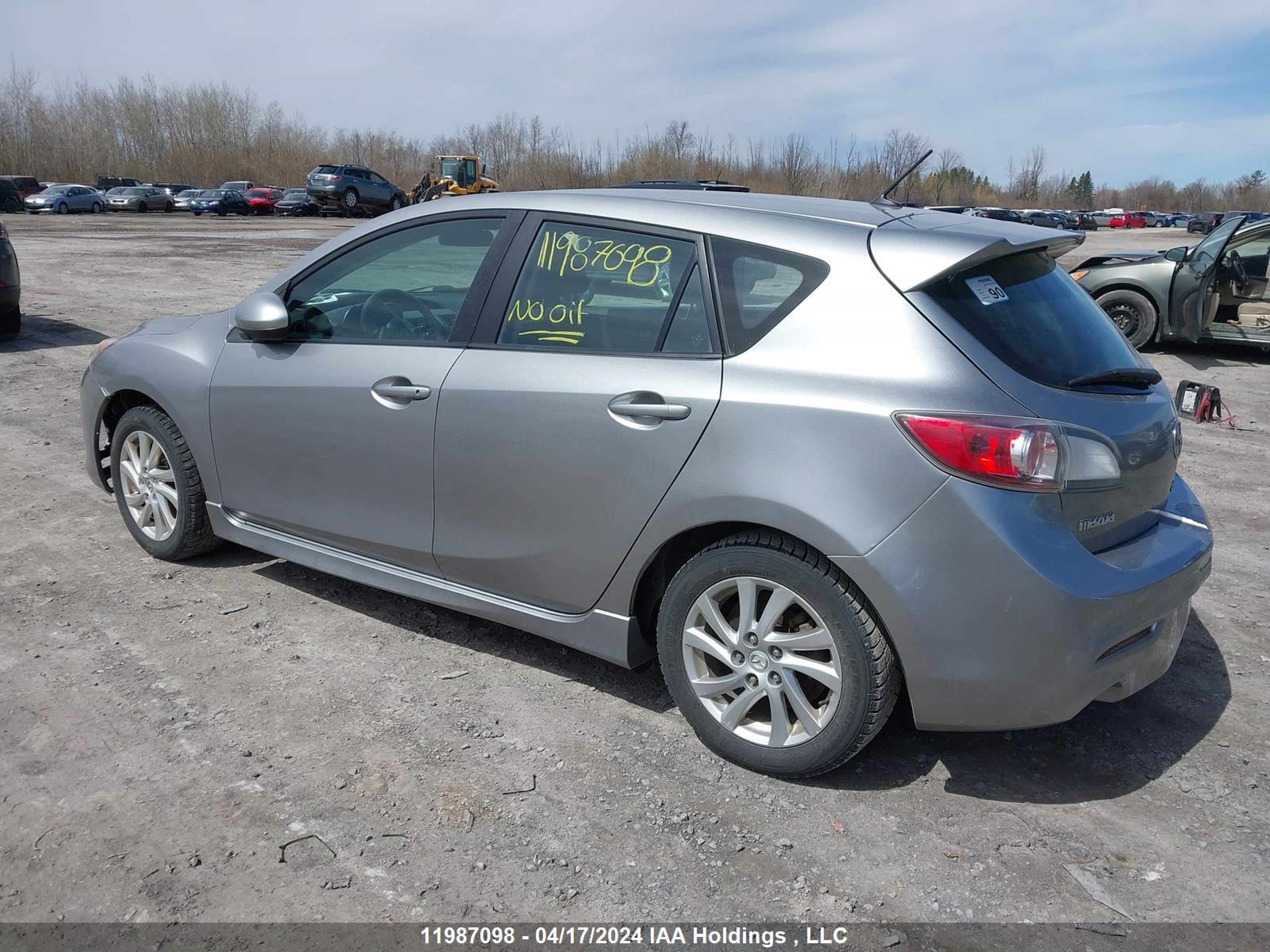 Photo 2 VIN: JM1BL1L77C1641093 - MAZDA 3 