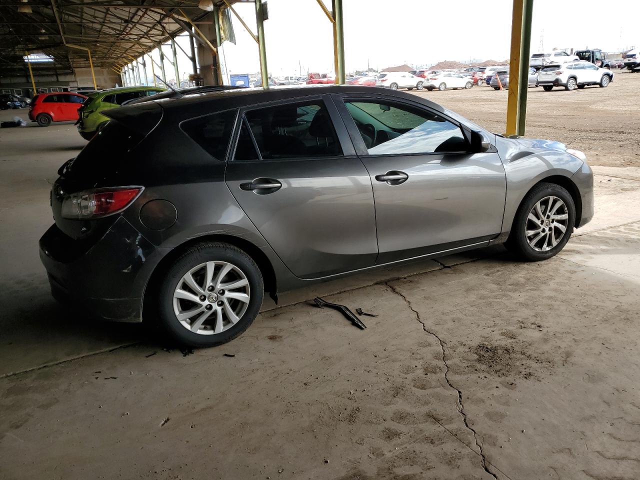 Photo 2 VIN: JM1BL1L78C1525580 - MAZDA 3 