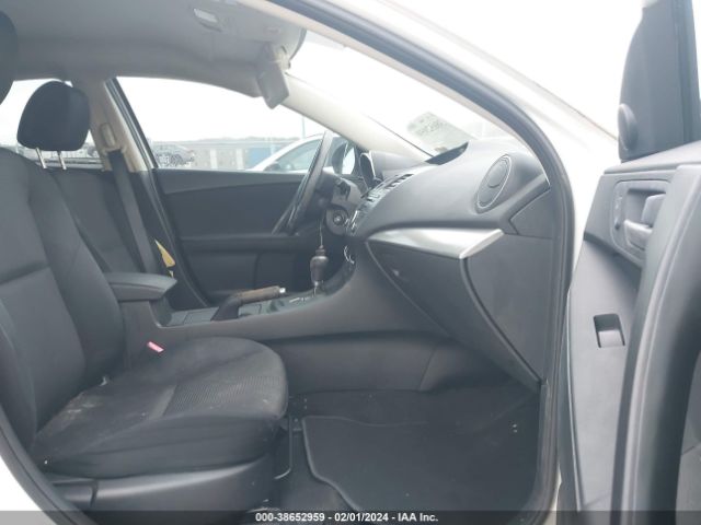 Photo 4 VIN: JM1BL1L7XC1526147 - MAZDA 3 