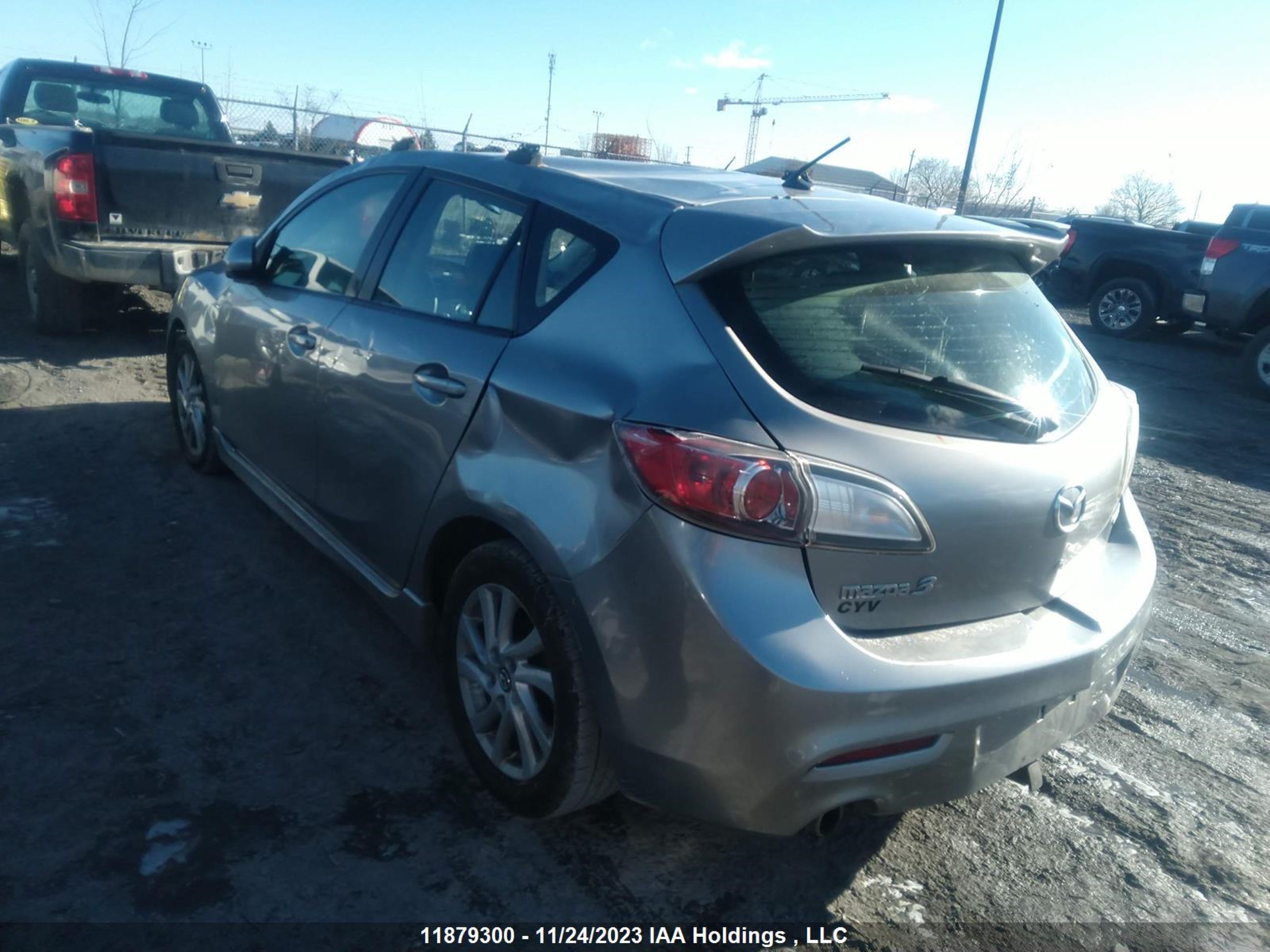 Photo 2 VIN: JM1BL1L7XD1818365 - MAZDA 3 