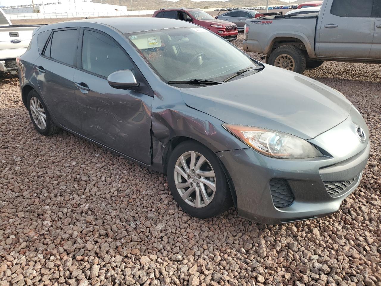 Photo 3 VIN: JM1BL1L80C1685820 - MAZDA 3 