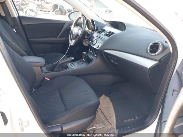 Photo 4 VIN: JM1BL1L81C1548983 - MAZDA MAZDA3 