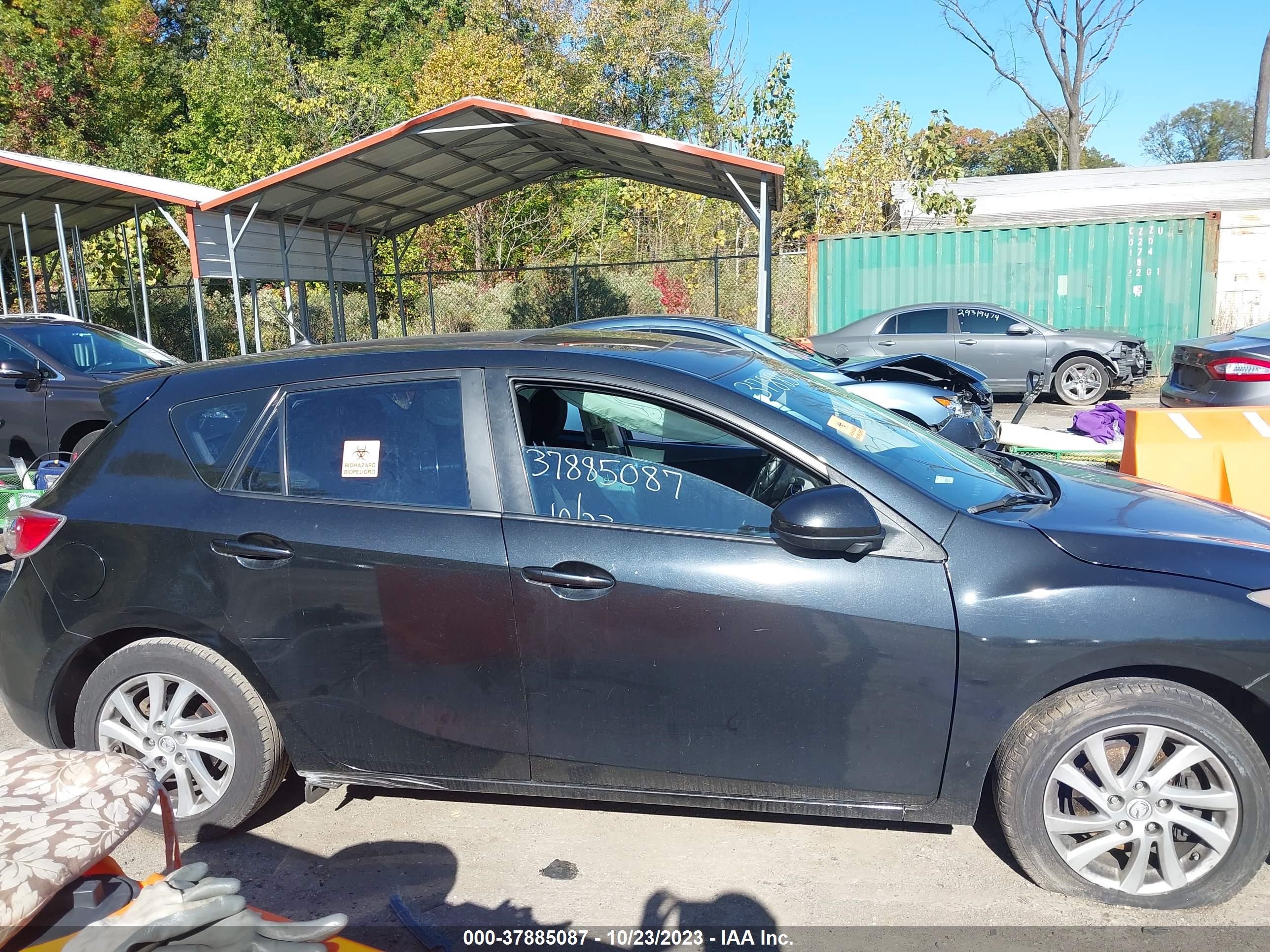 Photo 12 VIN: JM1BL1L81C1588402 - MAZDA 3 