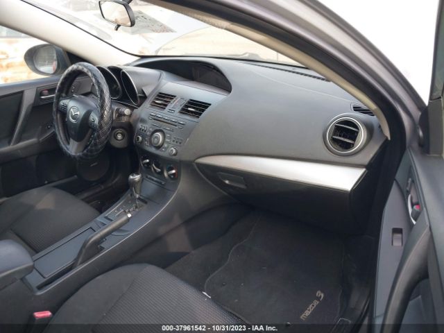 Photo 4 VIN: JM1BL1L82C1554047 - MAZDA MAZDA3 