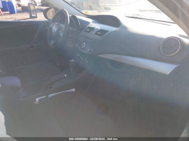 Photo 4 VIN: JM1BL1L82C1700494 - MAZDA MAZDA3 