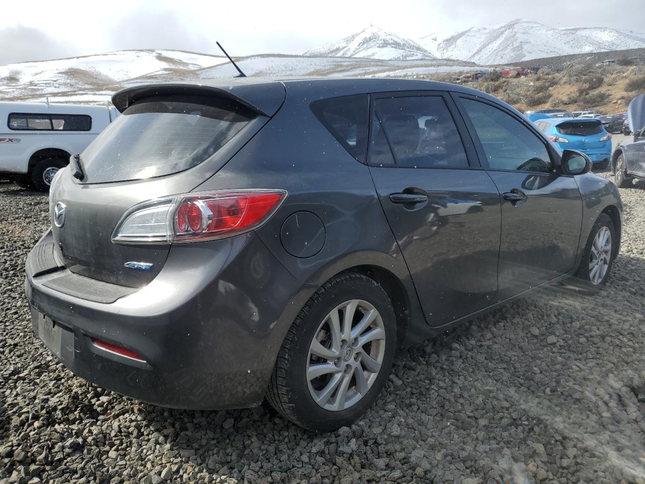 Photo 2 VIN: JM1BL1L88C1654329 - MAZDA 3 