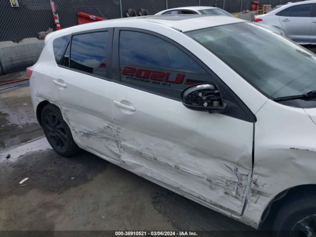 Photo 5 VIN: JM1BL1L88C1654931 - MAZDA MAZDA3 