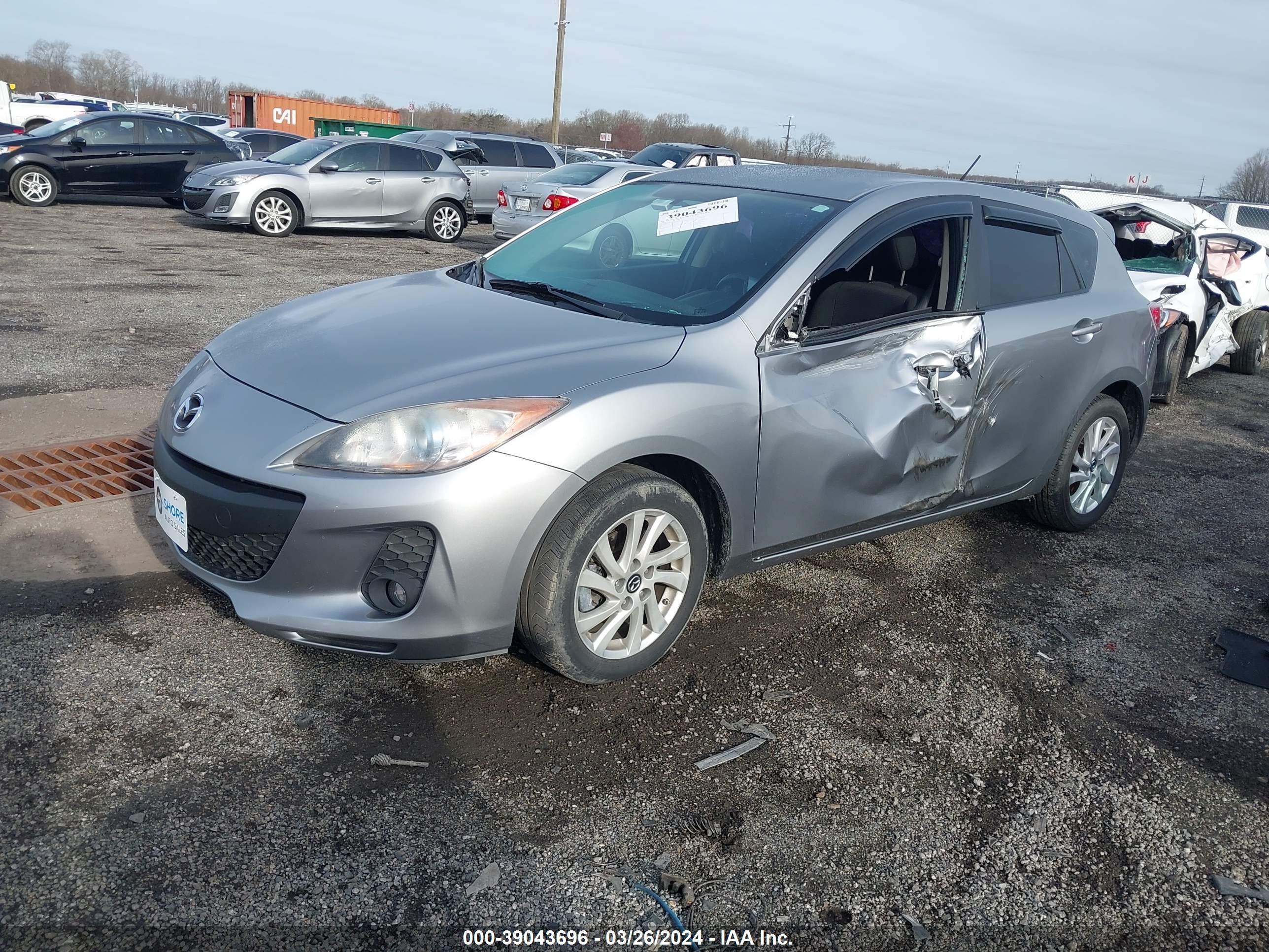 Photo 1 VIN: JM1BL1LP1D1832591 - MAZDA 3 