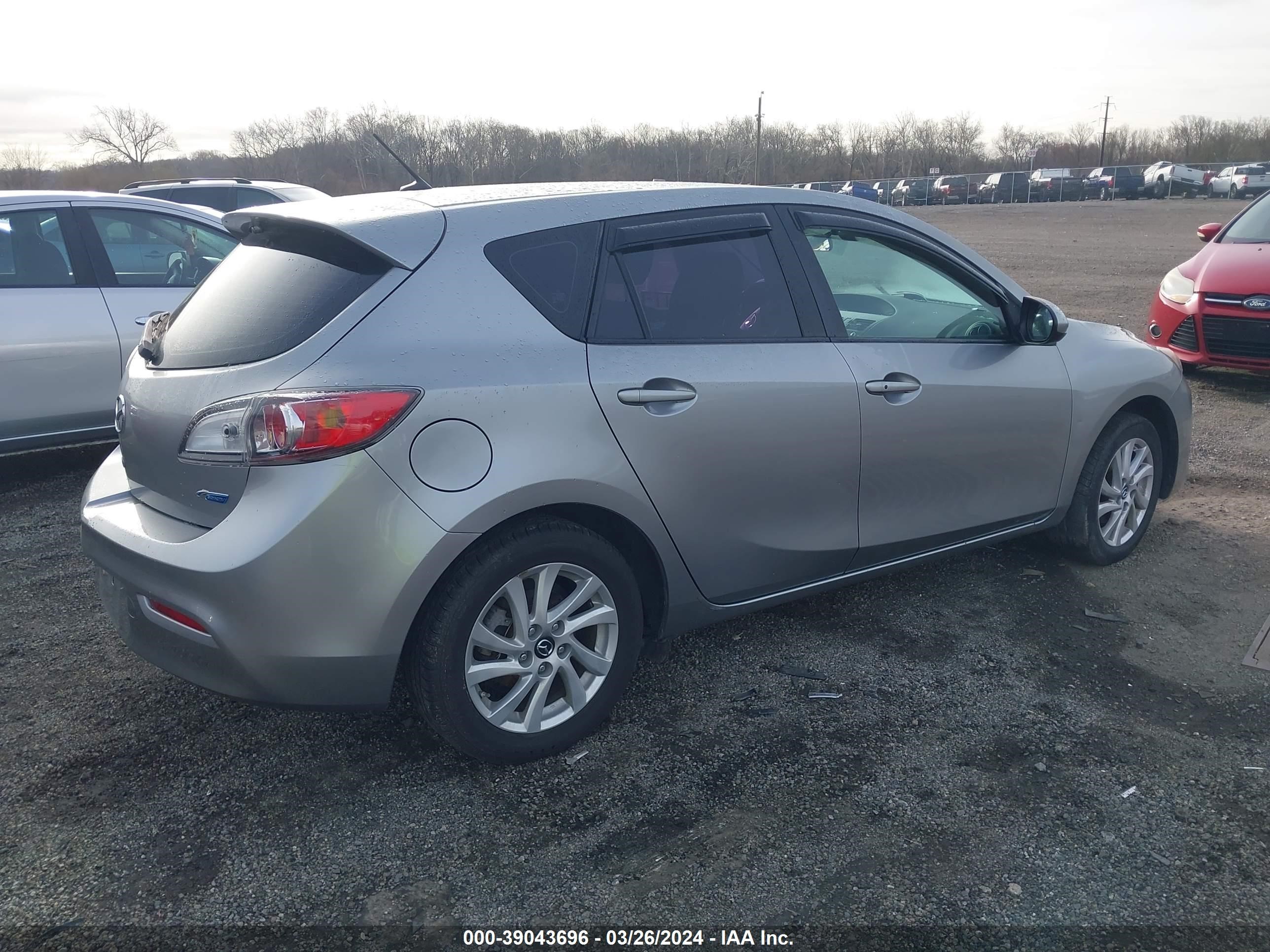 Photo 3 VIN: JM1BL1LP1D1832591 - MAZDA 3 