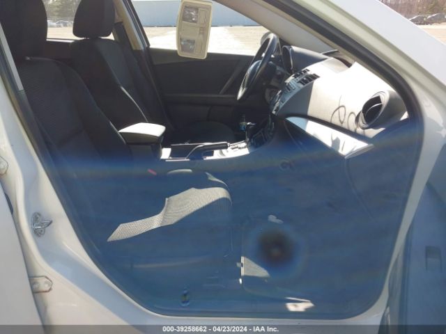 Photo 4 VIN: JM1BL1LP3D1820717 - MAZDA MAZDA3 