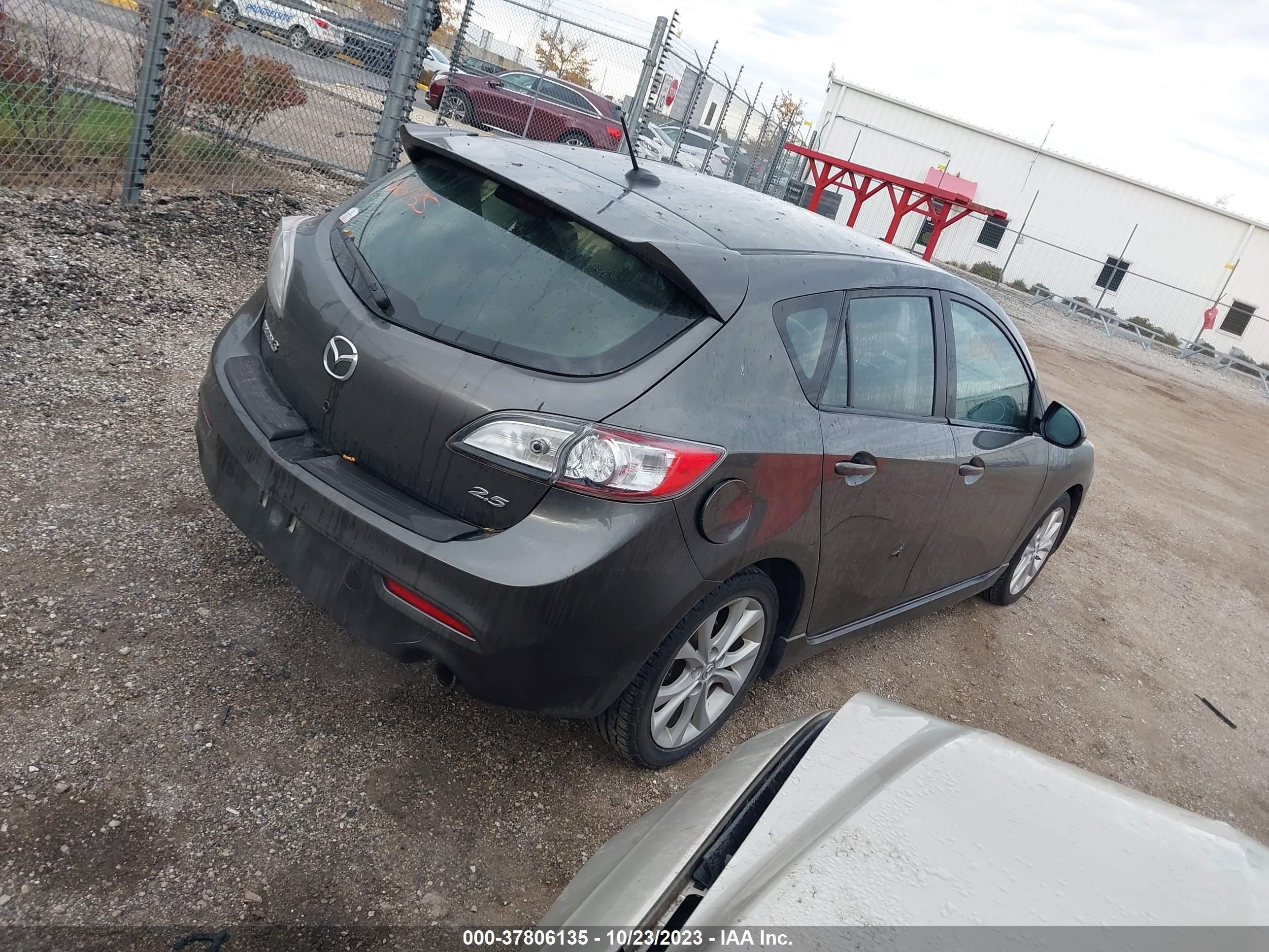 Photo 3 VIN: JM1BL1M50B1417174 - MAZDA 3 