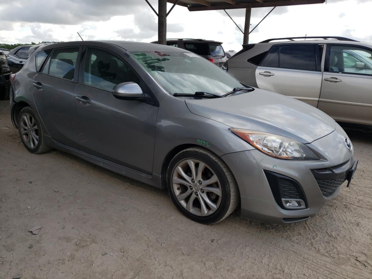 Photo 3 VIN: JM1BL1M51B1458235 - MAZDA 3 