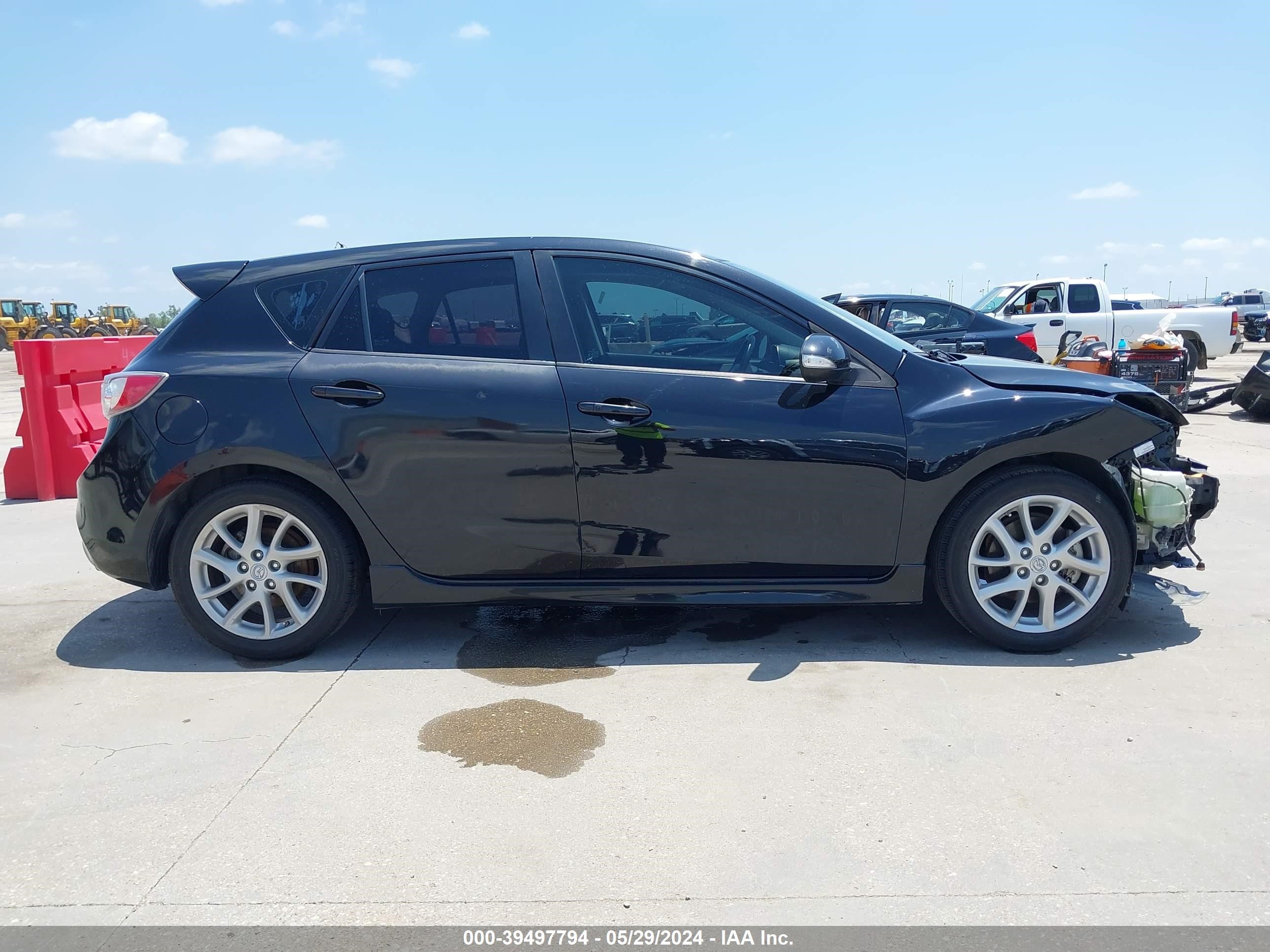 Photo 13 VIN: JM1BL1M54C1585143 - MAZDA 3 