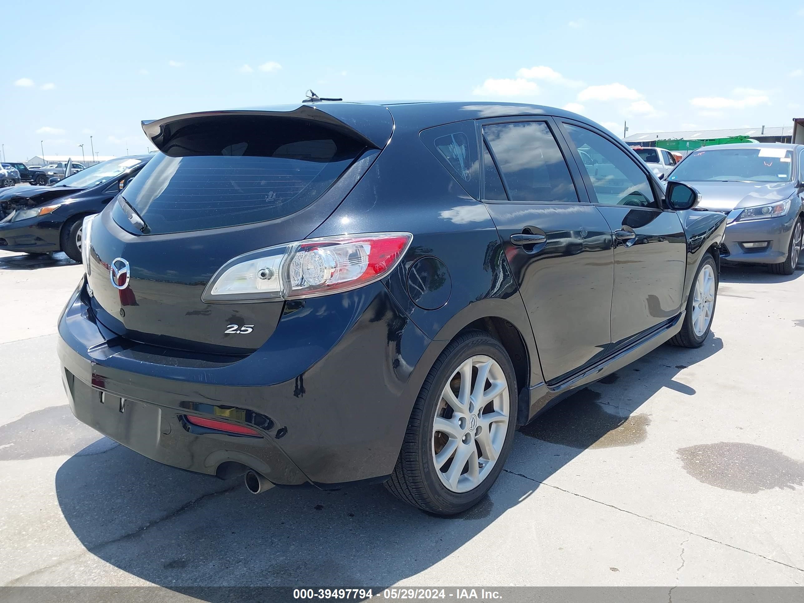 Photo 3 VIN: JM1BL1M54C1585143 - MAZDA 3 