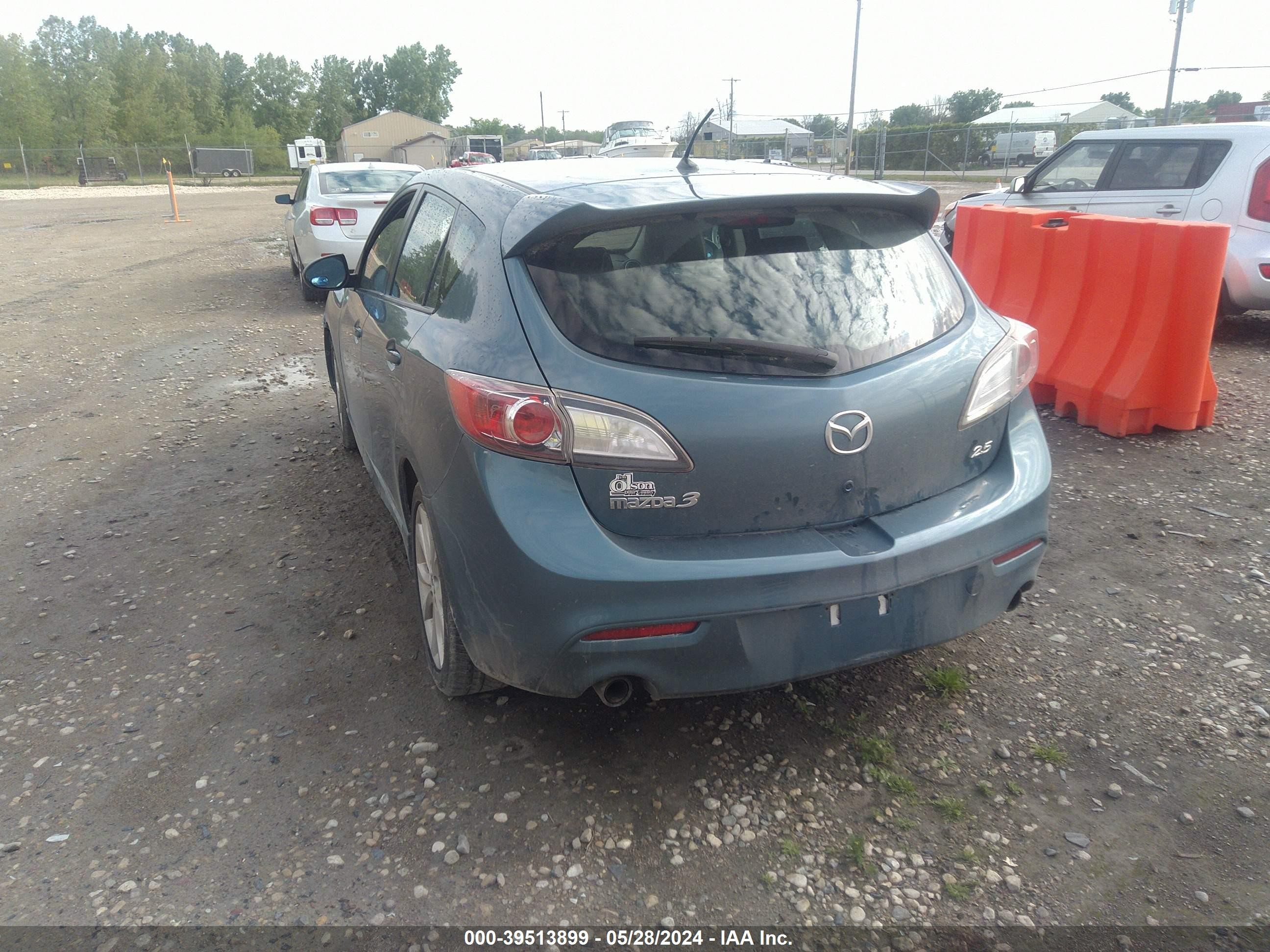 Photo 2 VIN: JM1BL1M56B1458084 - MAZDA 3 