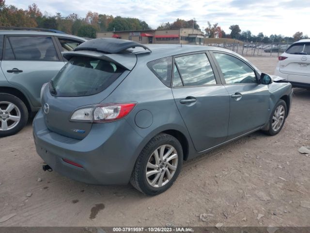 Photo 3 VIN: JM1BL1M7XD1731676 - MAZDA MAZDA3 