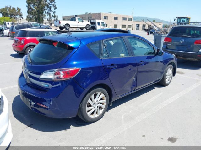 Photo 3 VIN: JM1BL1M80C1611330 - MAZDA MAZDA3 