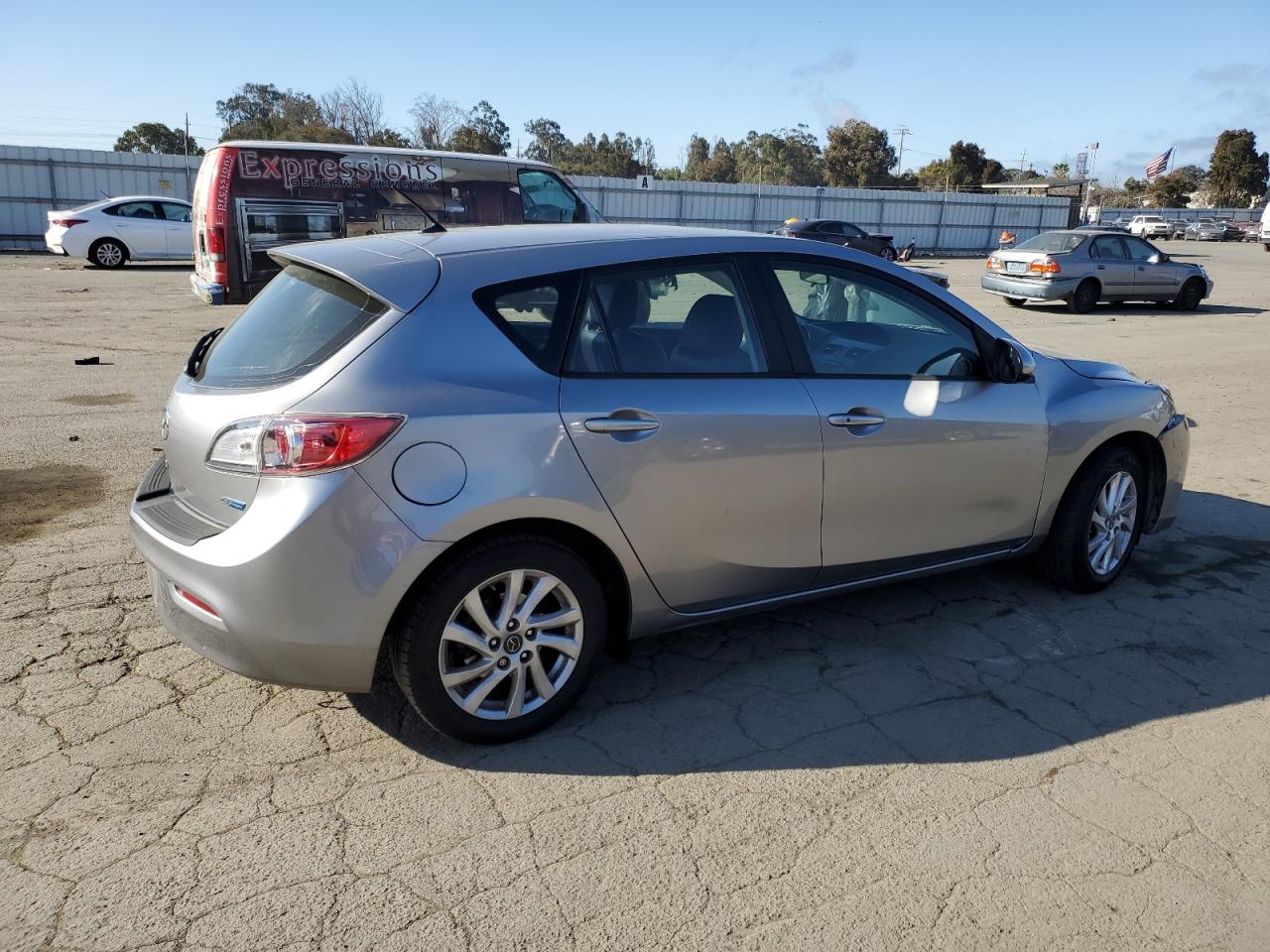 Photo 2 VIN: JM1BL1MP7D1794265 - MAZDA 3 