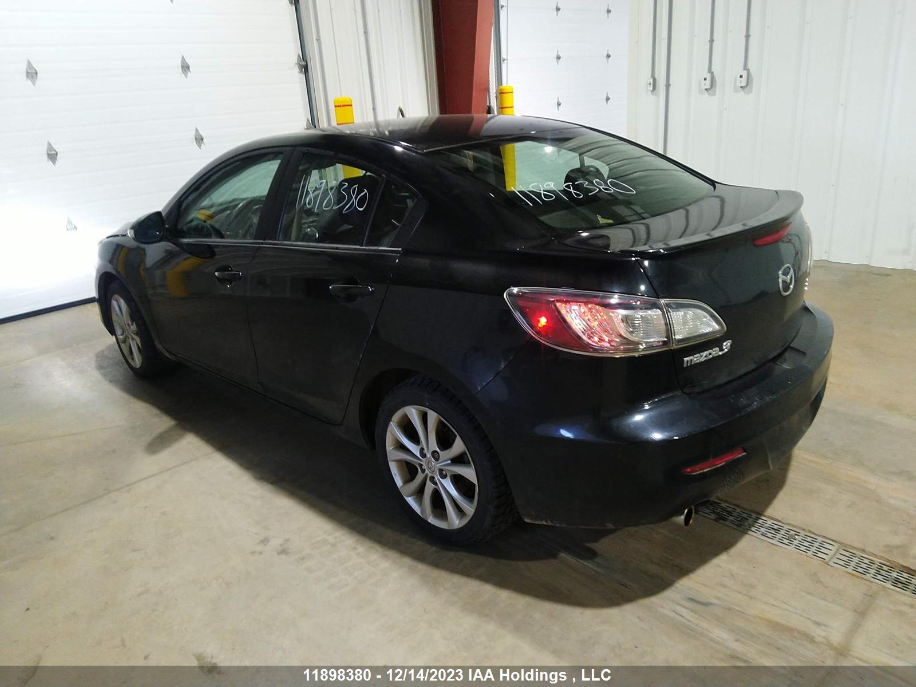 Photo 2 VIN: JM1BL1S51A1314847 - MAZDA 3 