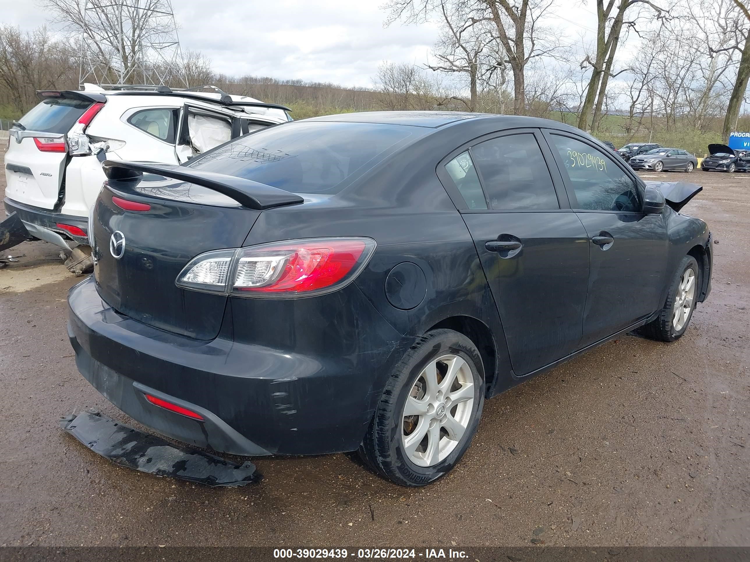 Photo 3 VIN: JM1BL1SF0A1164707 - MAZDA 3 