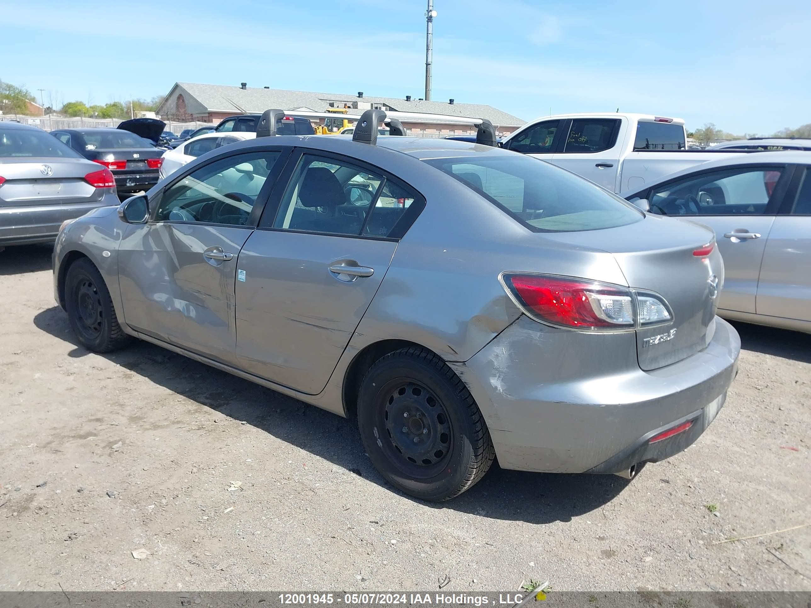 Photo 2 VIN: JM1BL1SF1A1333018 - MAZDA 3 