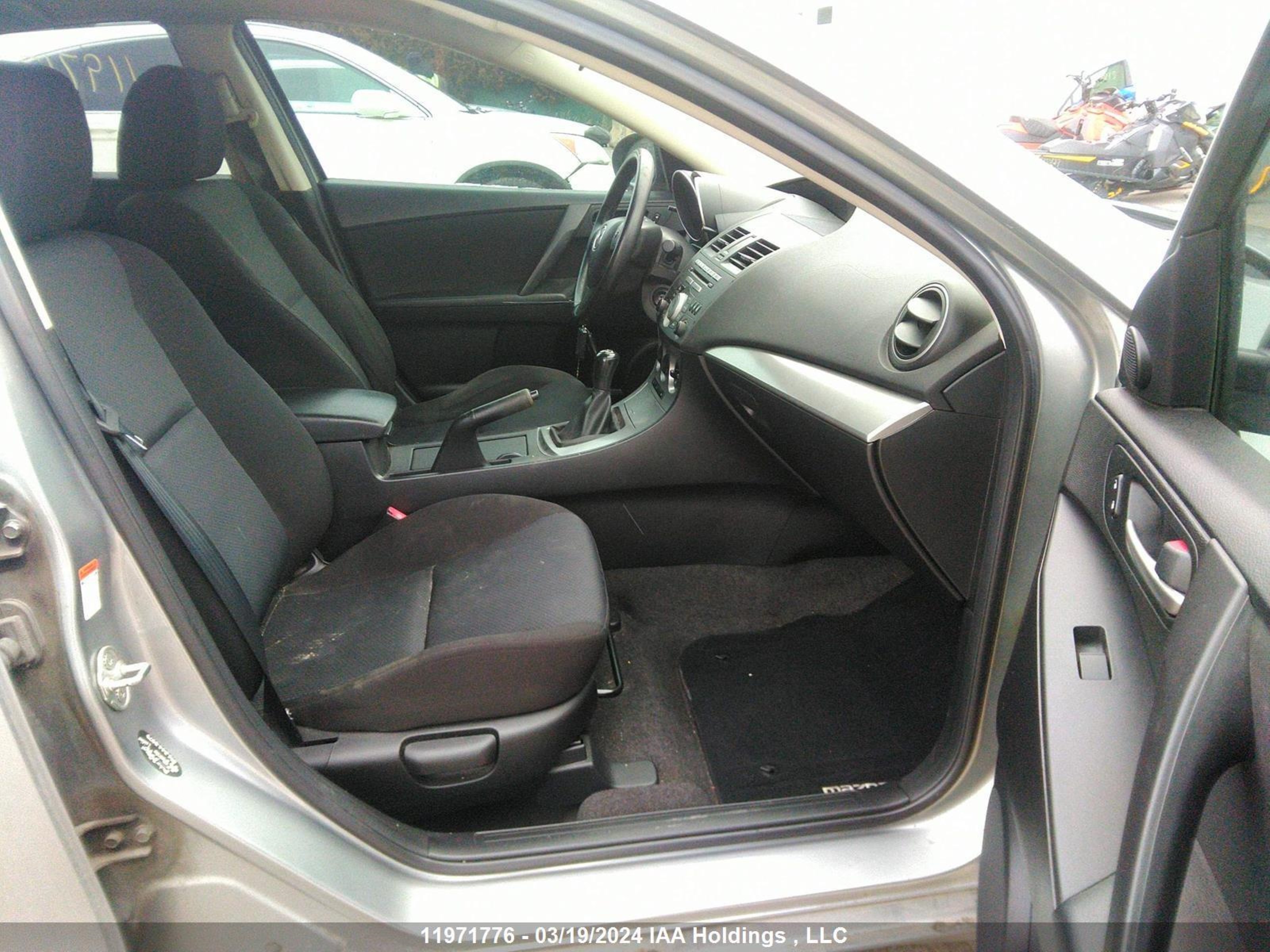 Photo 4 VIN: JM1BL1SF1A1336520 - MAZDA 3 