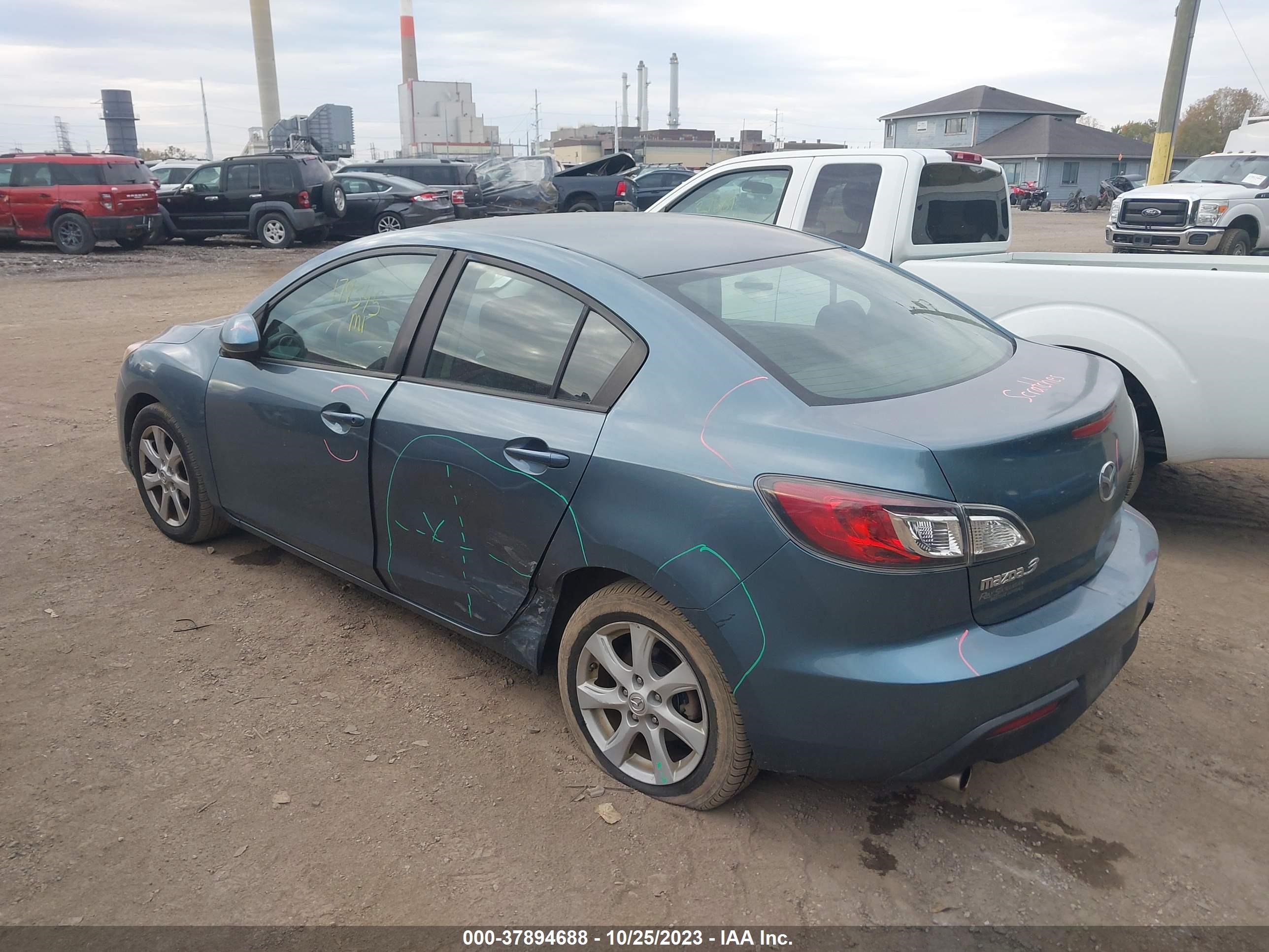 Photo 2 VIN: JM1BL1SF1A1354211 - MAZDA 3 