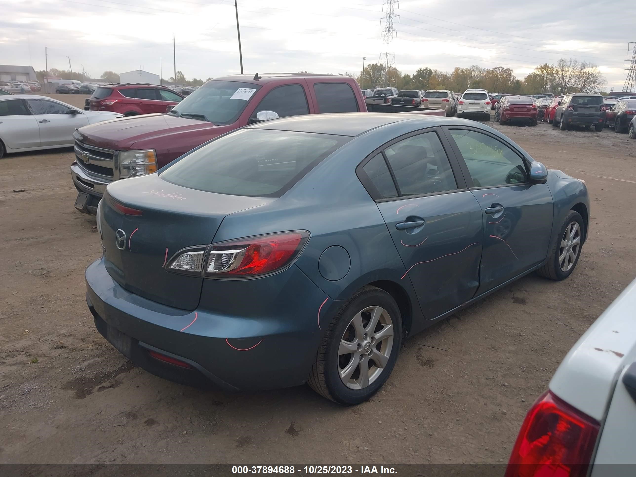 Photo 3 VIN: JM1BL1SF1A1354211 - MAZDA 3 