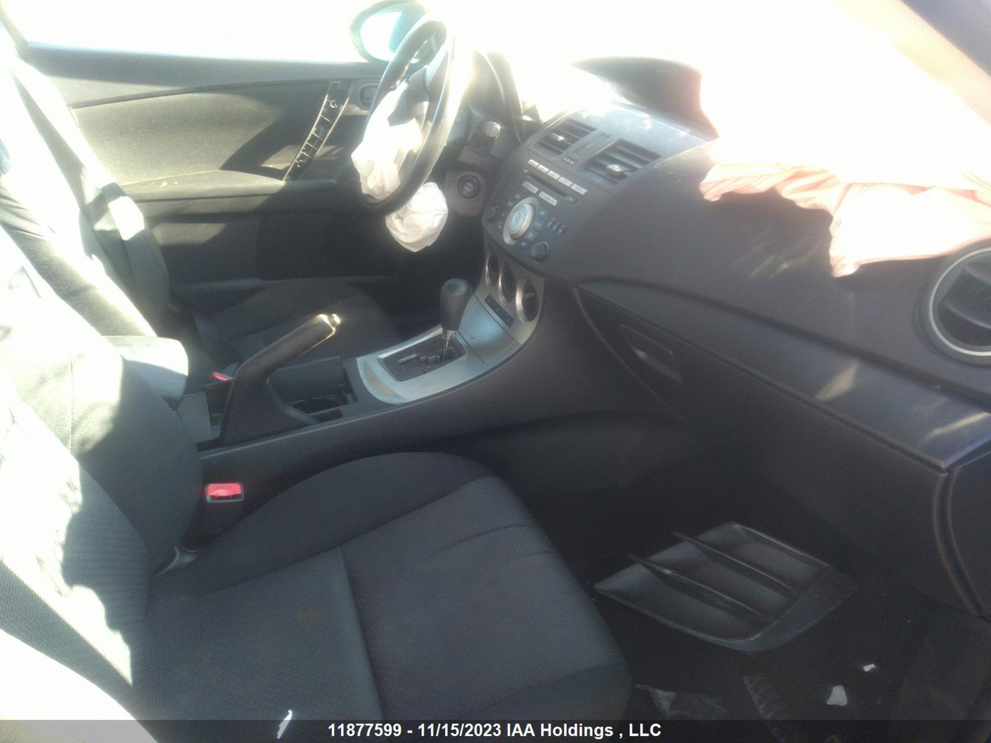 Photo 4 VIN: JM1BL1SF2A1133894 - MAZDA 3 