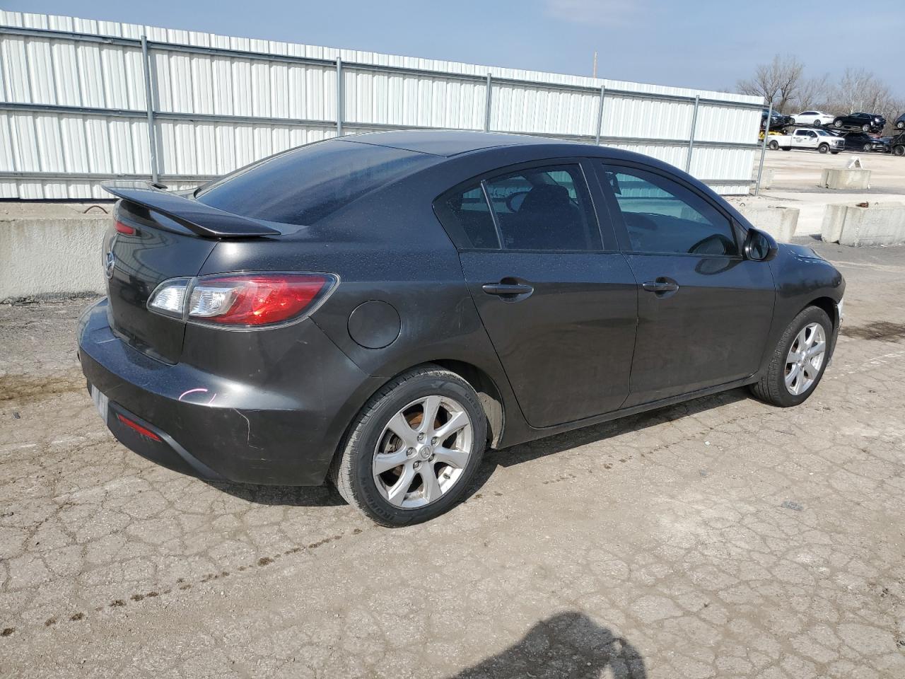 Photo 2 VIN: JM1BL1SF2A1250052 - MAZDA 3 