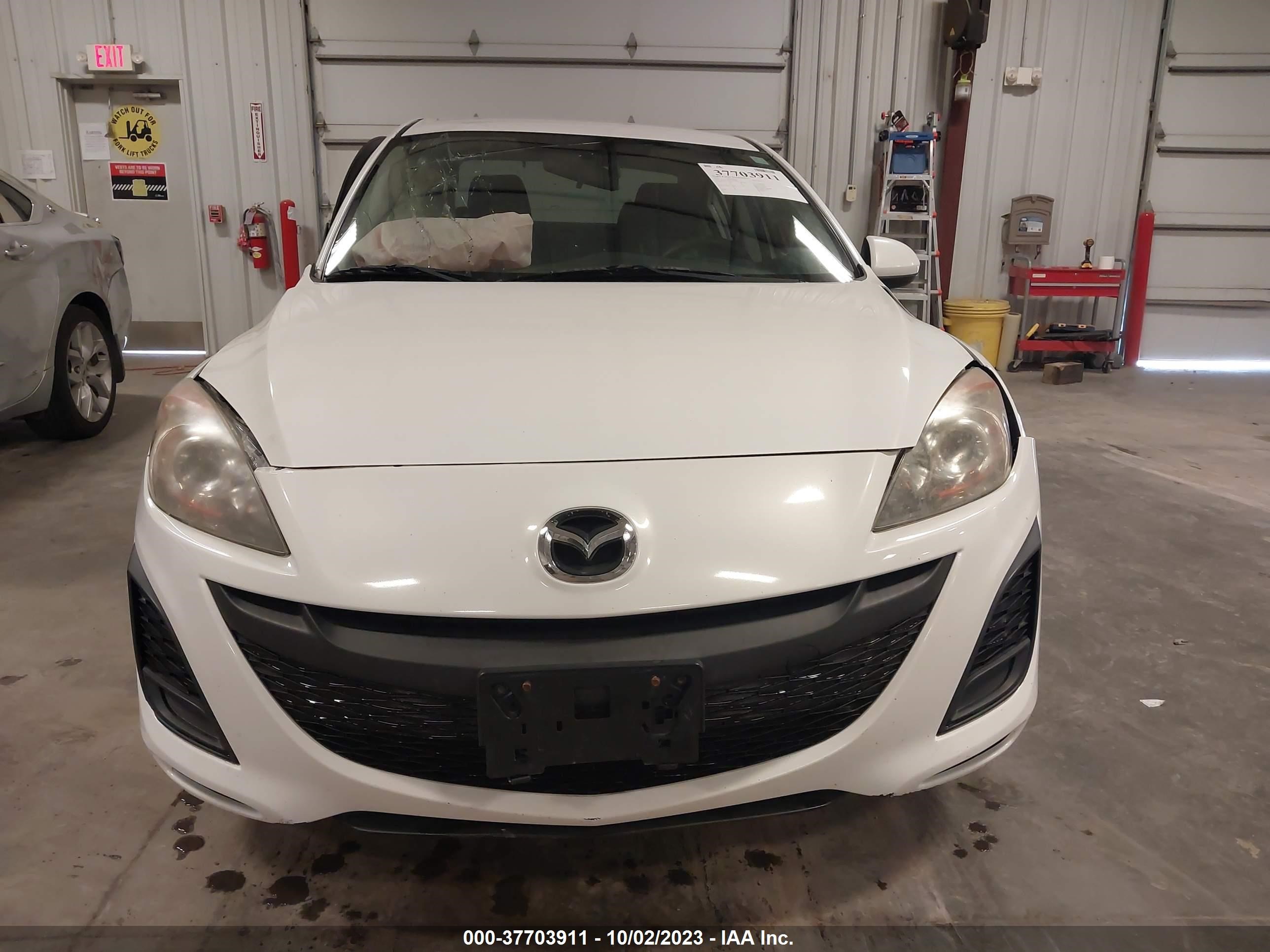 Photo 11 VIN: JM1BL1SF2A1329883 - MAZDA 3 