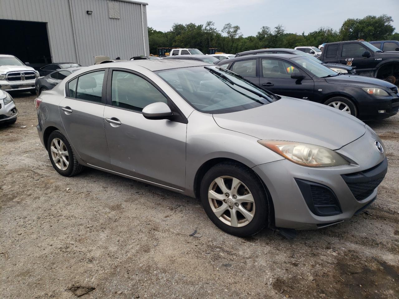 Photo 3 VIN: JM1BL1SF3A1248410 - MAZDA 3 