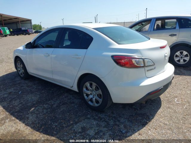 Photo 2 VIN: JM1BL1SF3A1263957 - MAZDA MAZDA3 