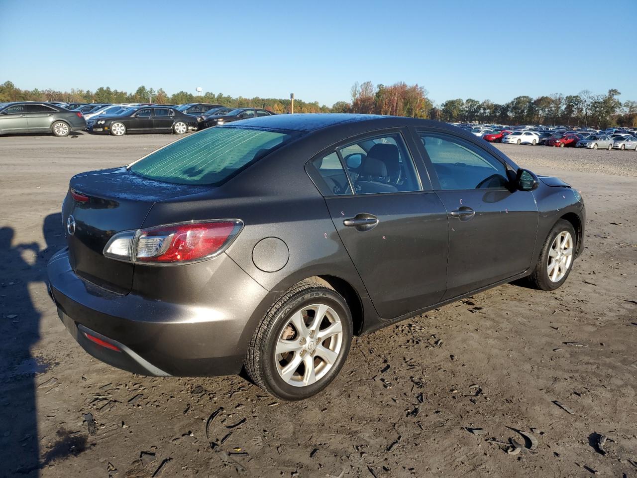 Photo 2 VIN: JM1BL1SF4A1143228 - MAZDA 3 