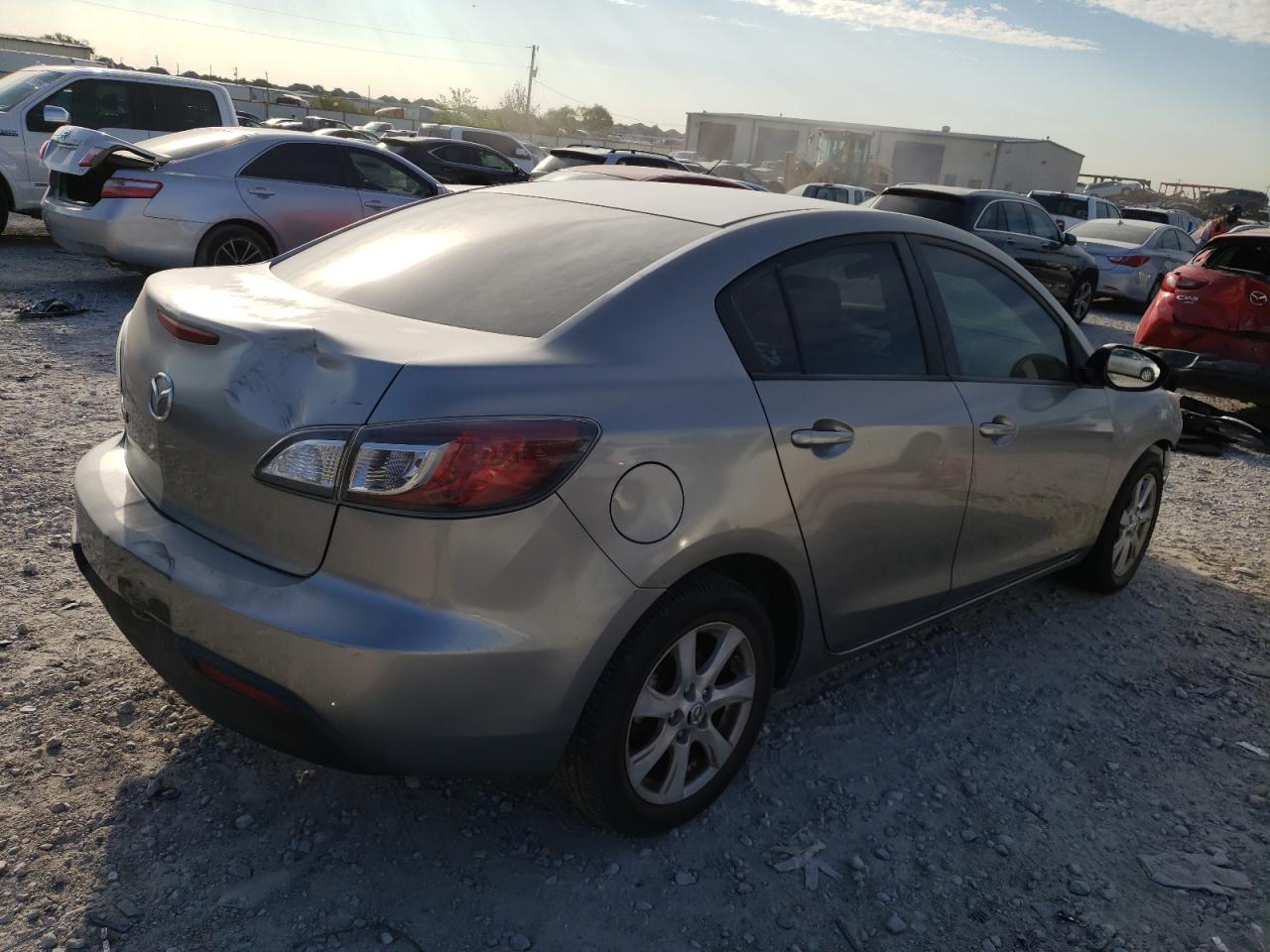 Photo 2 VIN: JM1BL1SF4A1340691 - MAZDA 3 