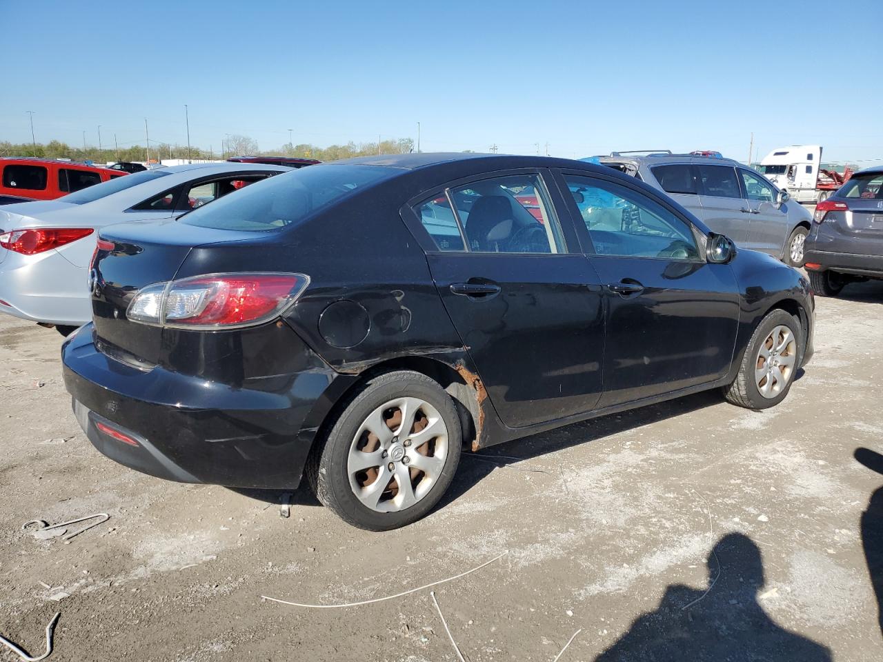 Photo 2 VIN: JM1BL1SF6A1231648 - MAZDA 3 