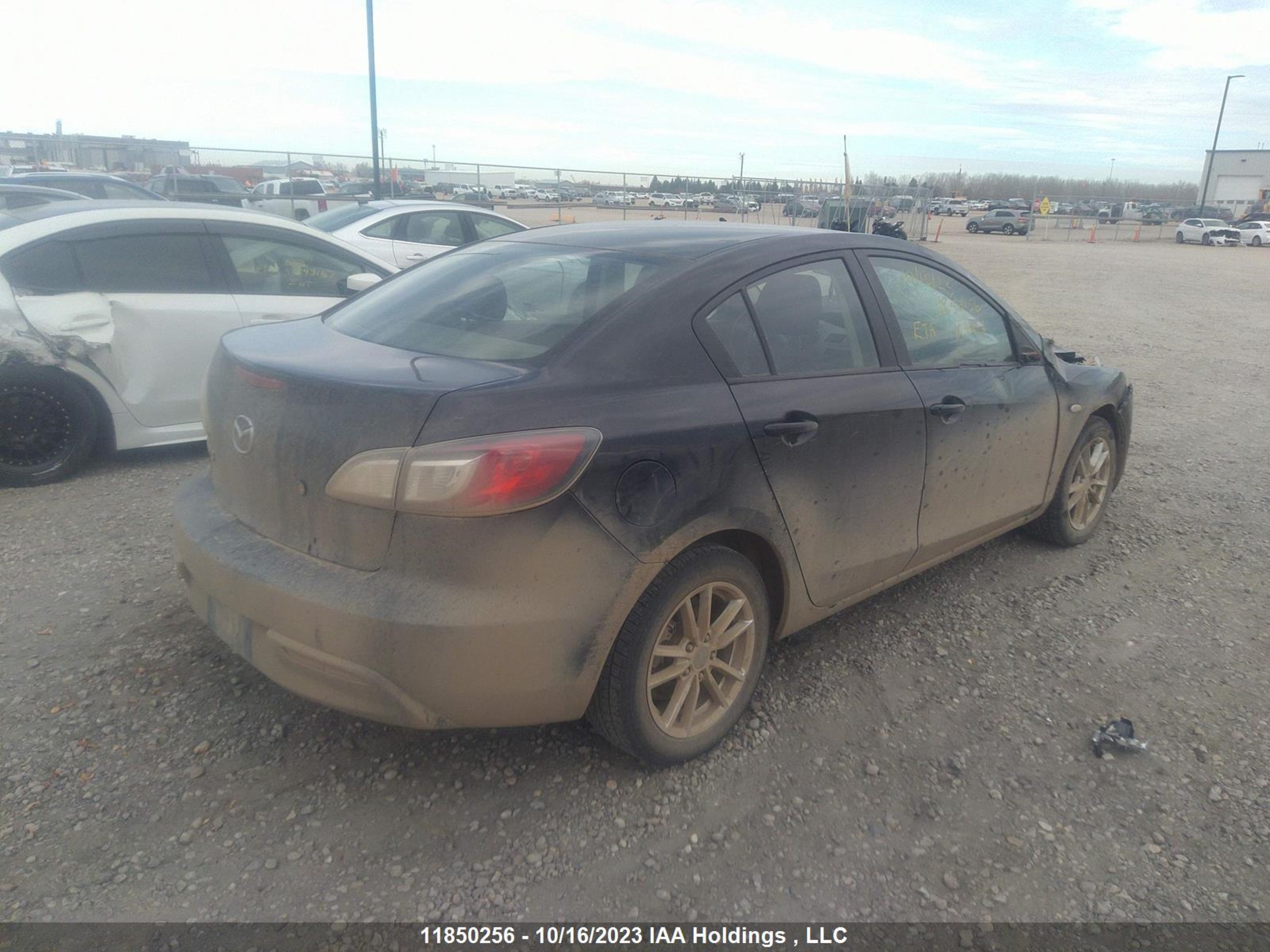 Photo 3 VIN: JM1BL1SF7A1248300 - MAZDA 3 