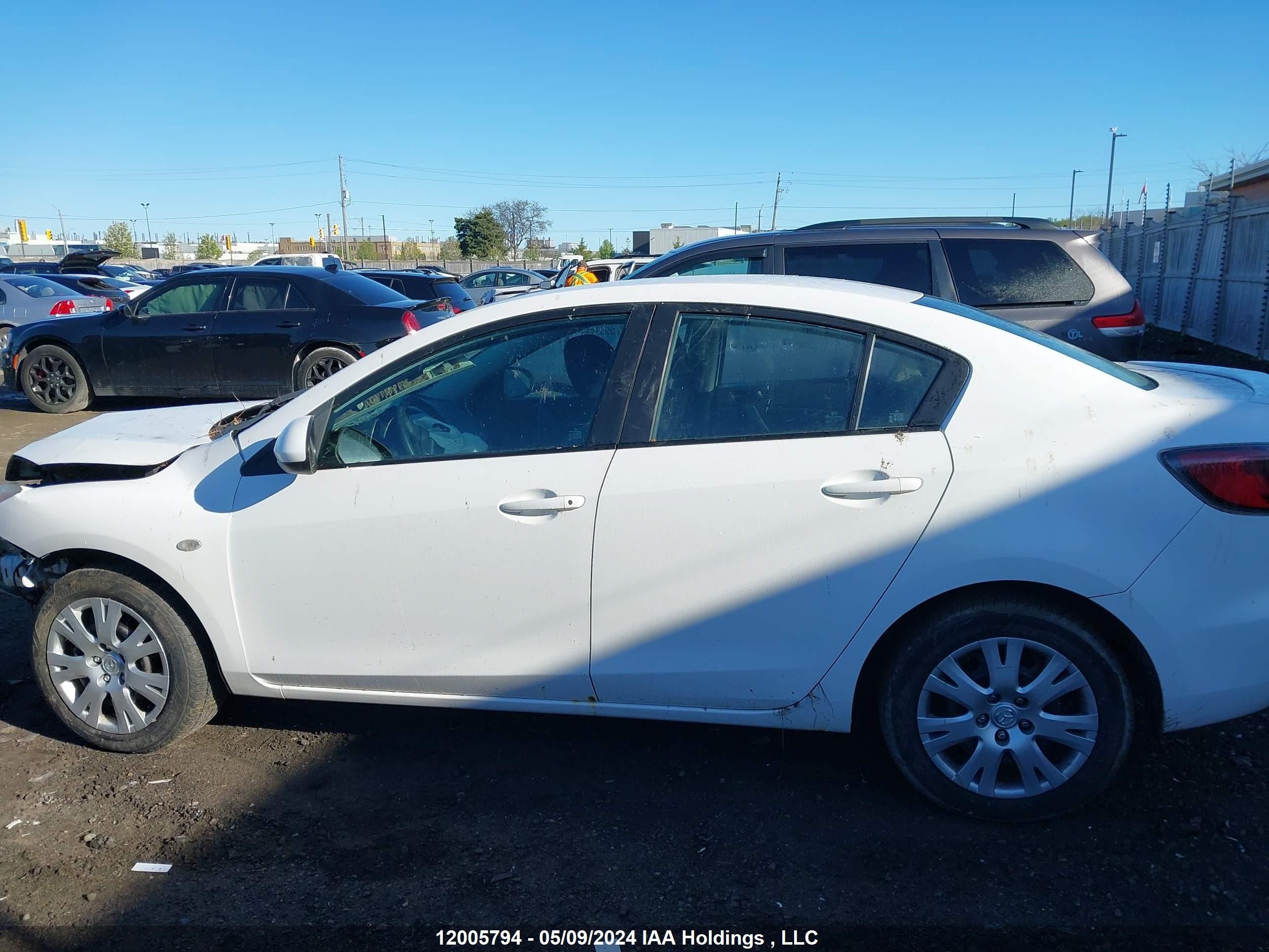 Photo 14 VIN: JM1BL1SF8A1333386 - MAZDA 3 