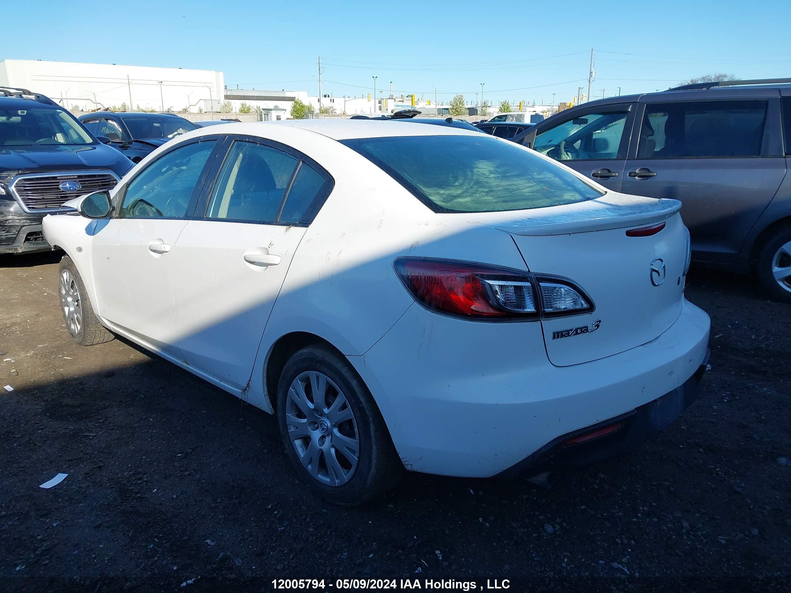 Photo 2 VIN: JM1BL1SF8A1333386 - MAZDA 3 