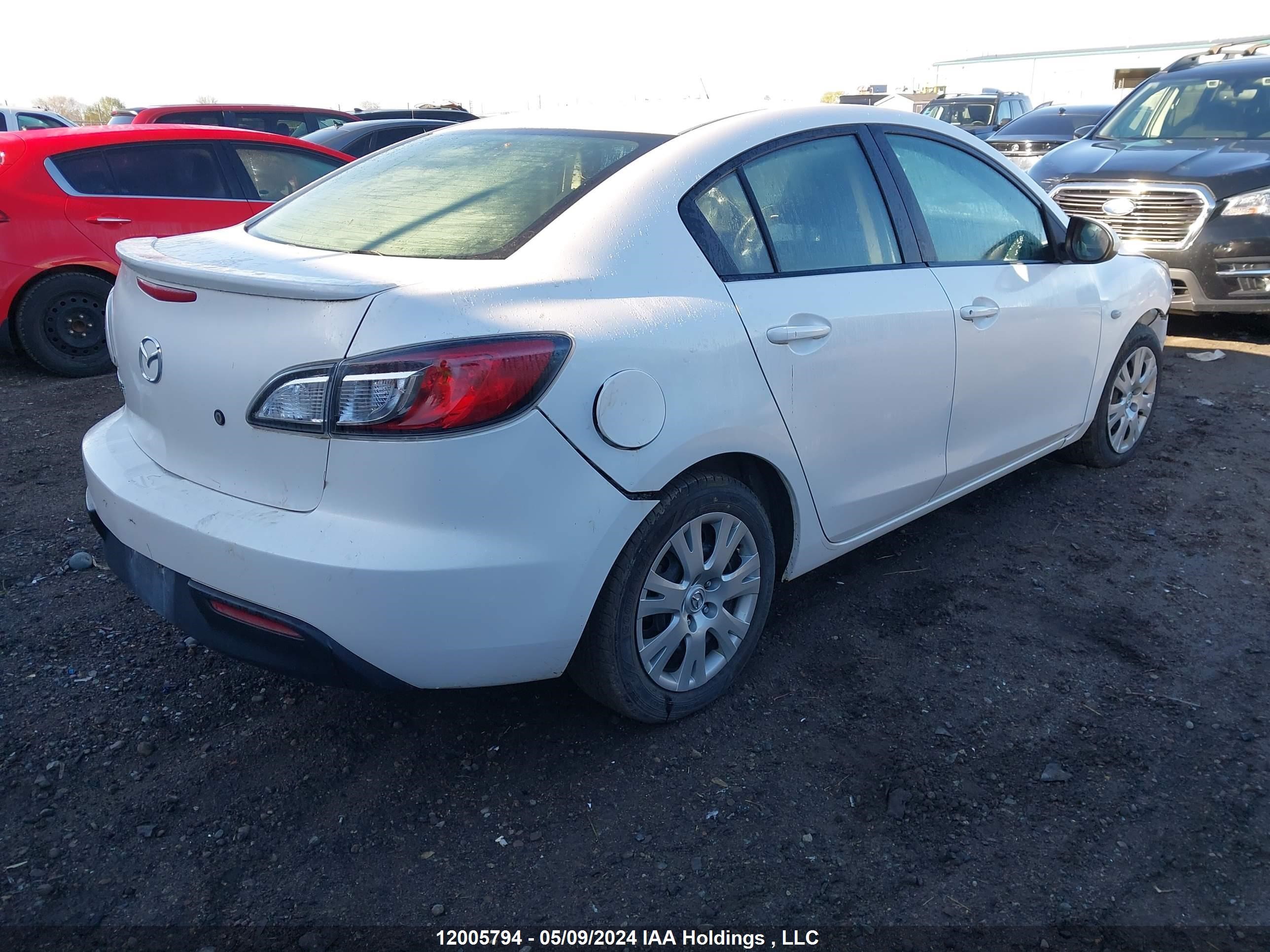 Photo 3 VIN: JM1BL1SF8A1333386 - MAZDA 3 