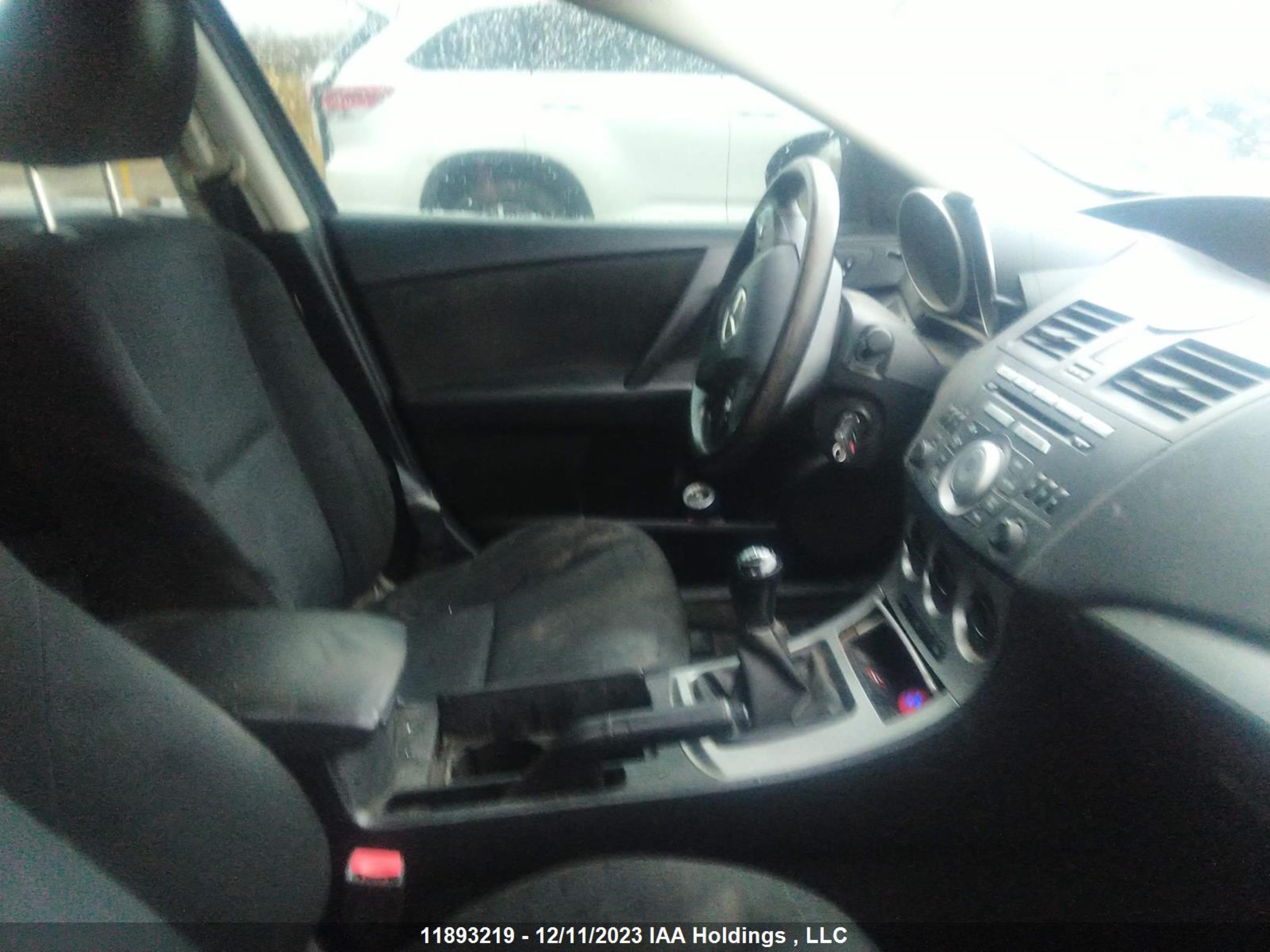 Photo 4 VIN: JM1BL1SF8A1345599 - MAZDA 3 