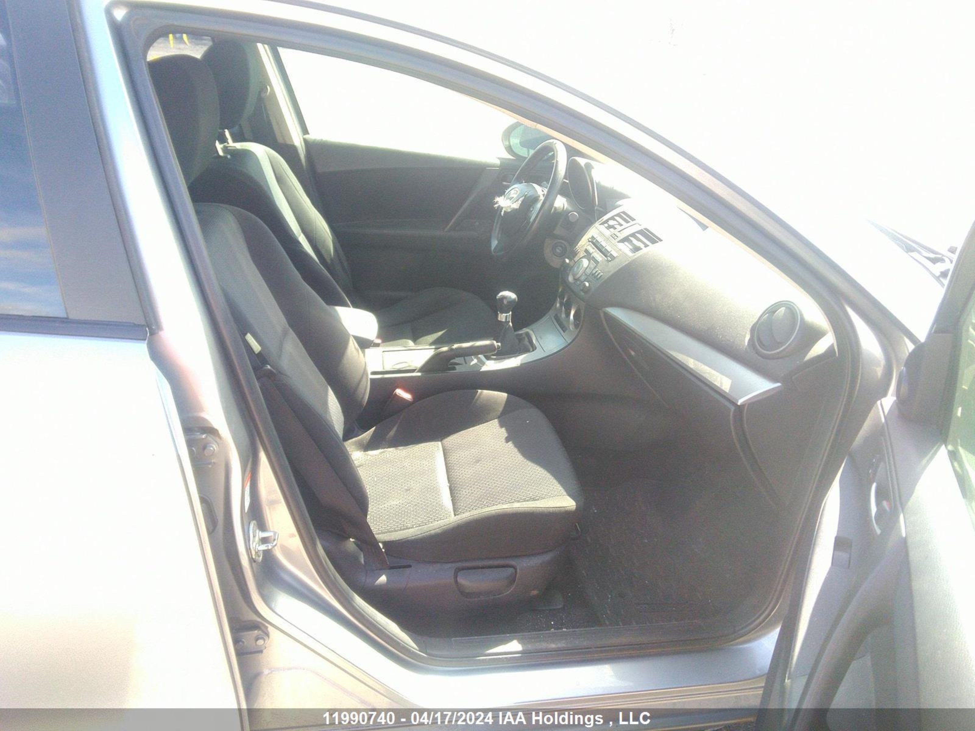 Photo 4 VIN: JM1BL1SF9A1170814 - MAZDA 3 