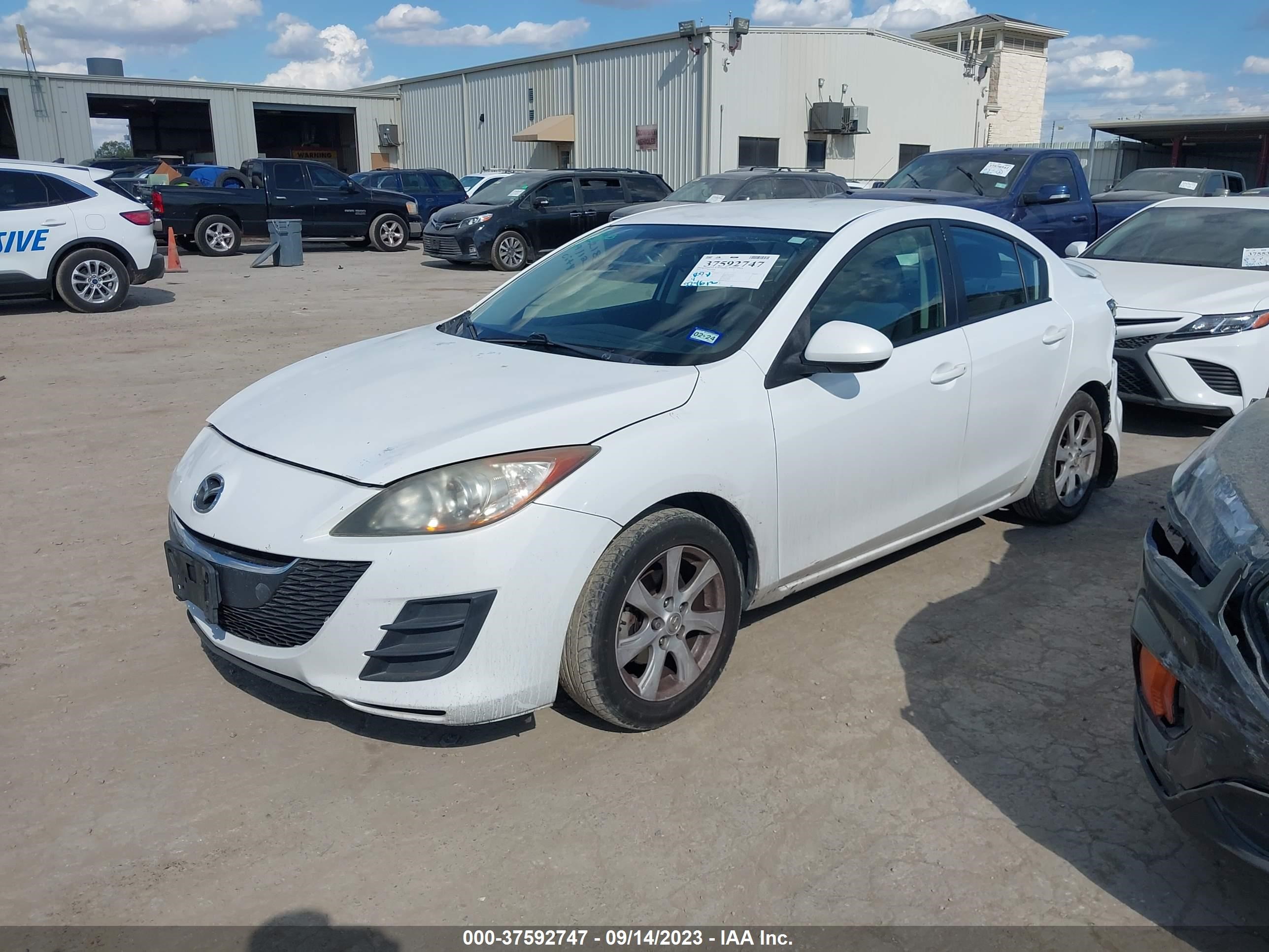 Photo 1 VIN: JM1BL1SF9A1231501 - MAZDA 3 