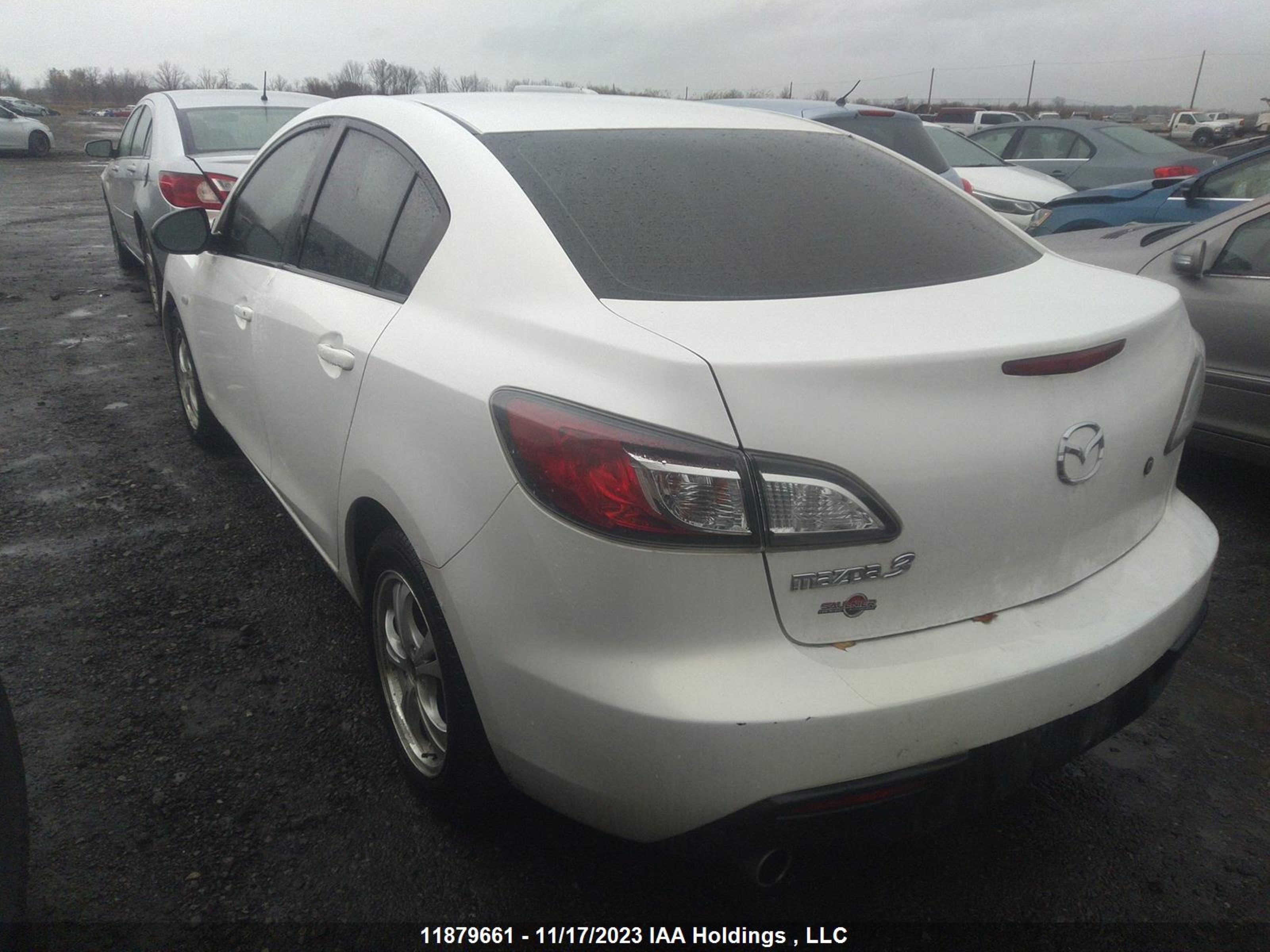 Photo 2 VIN: JM1BL1SFXA1137949 - MAZDA 3 