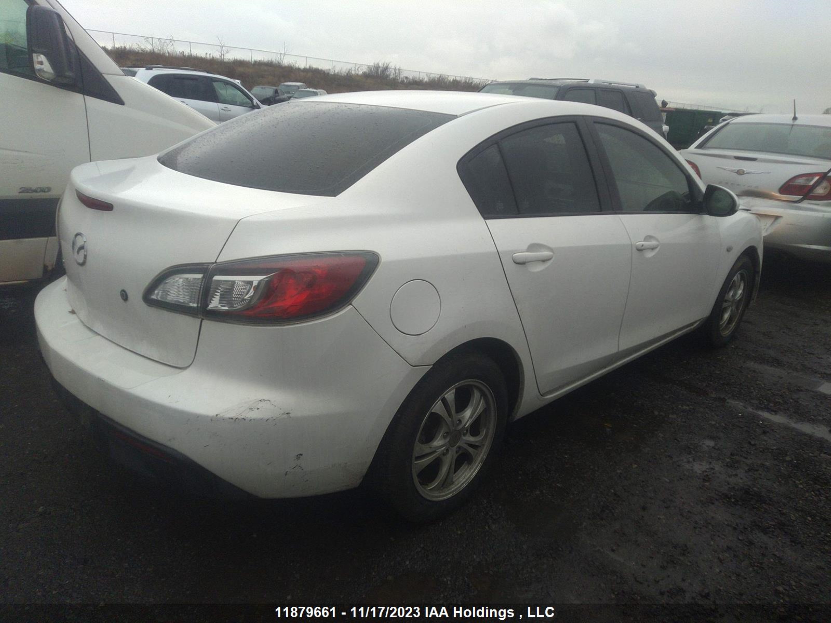 Photo 3 VIN: JM1BL1SFXA1137949 - MAZDA 3 