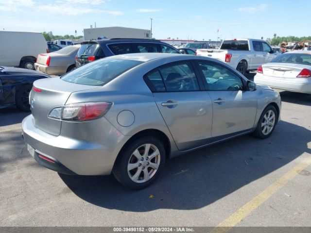 Photo 3 VIN: JM1BL1SFXA1149423 - MAZDA MAZDA3 